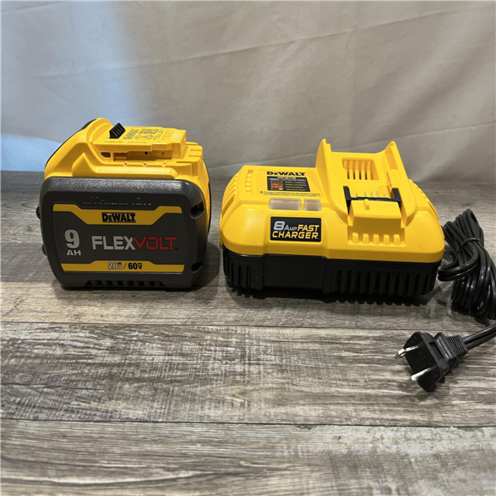 AS-IS DEWALT 20V/60V MAX FLEXVOLT Lithium-Ion 9.0Ah Battery and Charger Starter Kit