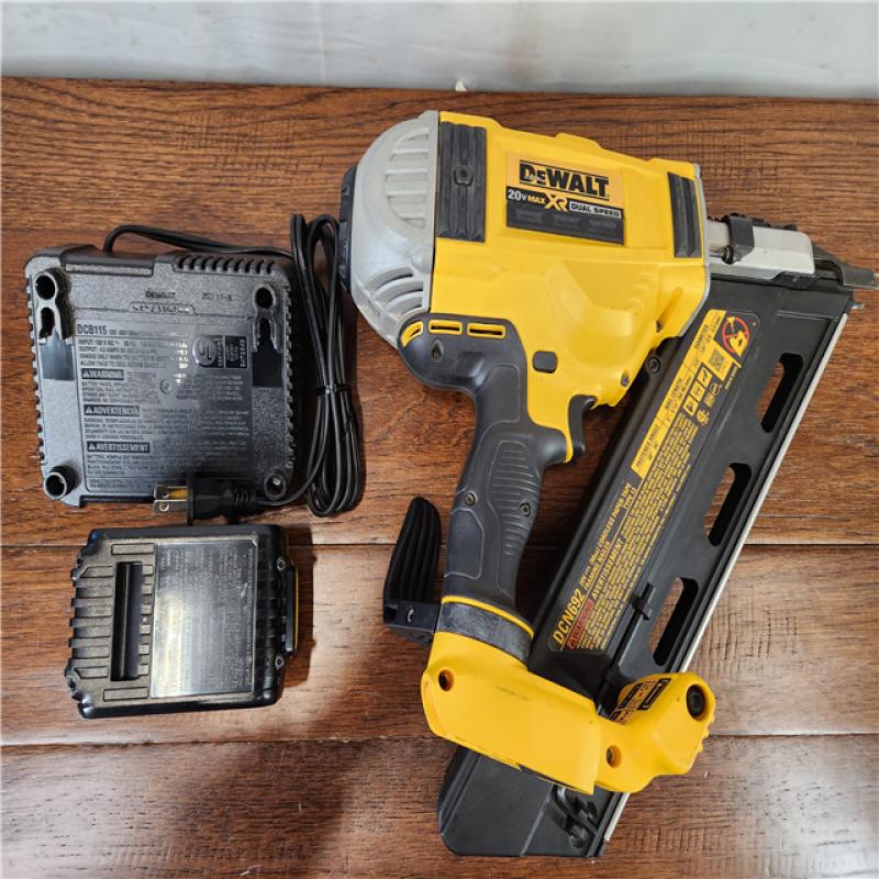 ASIS DeWalt 20V MAX Cordless Brushless 2Speed 30° Paper Collated