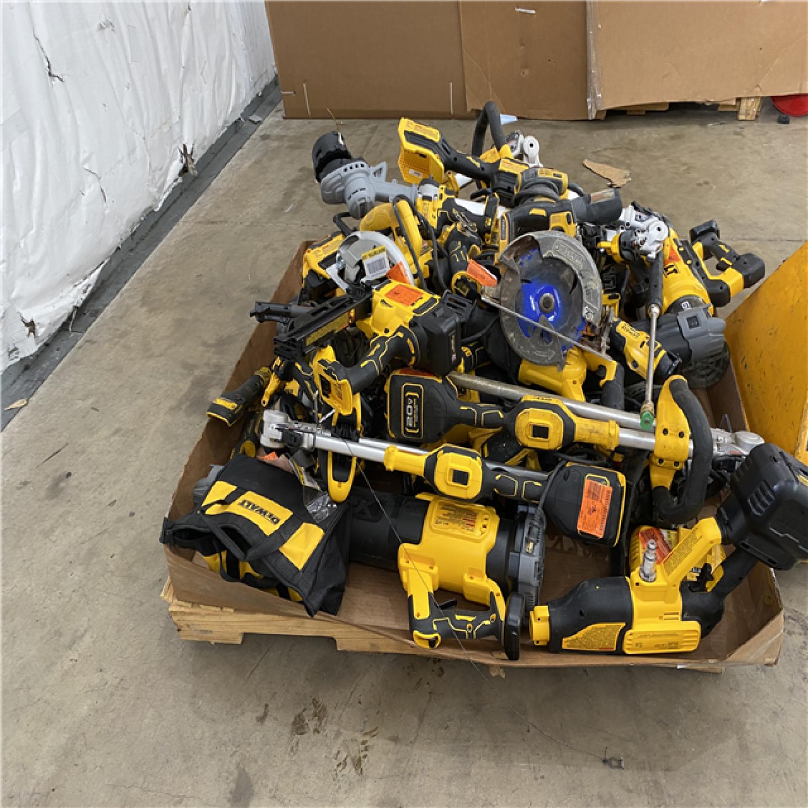 Houston Location AS IS - Tool Pallet