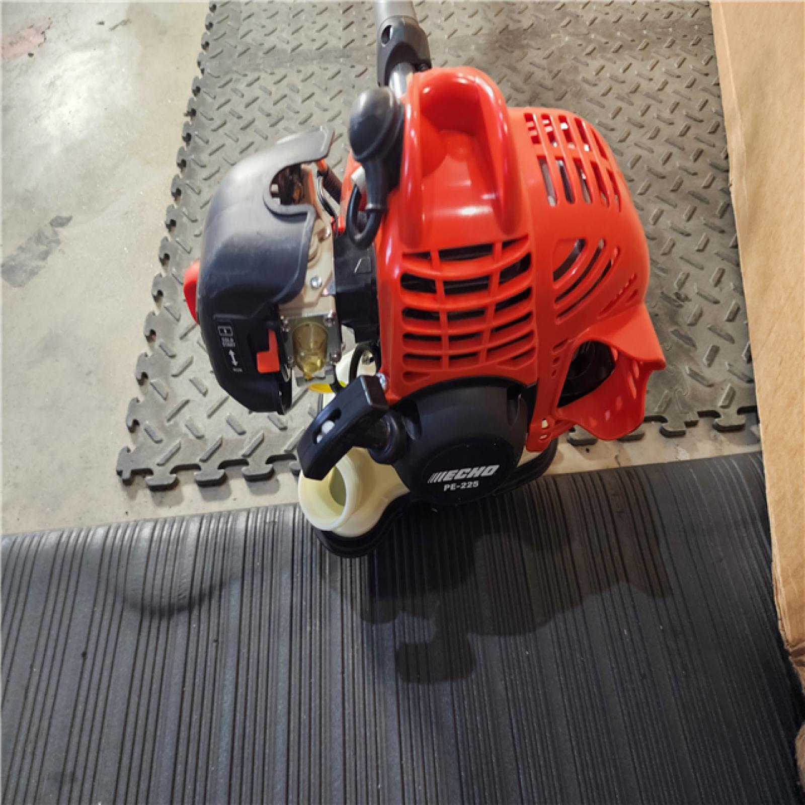 HOUSTON LOCATION - AS-IS ECHO 21.2 cc Gas 2-Stroke Lawn Edger