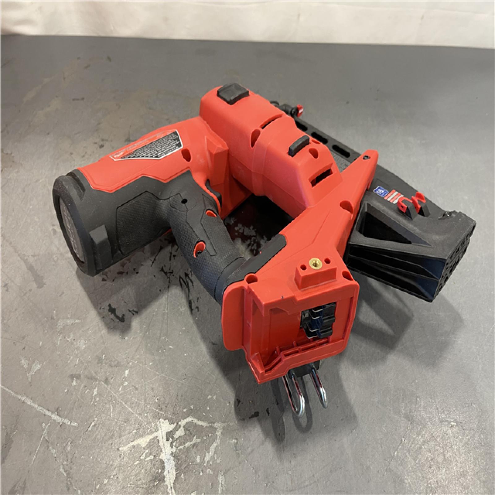 AS-IS - MILWAUKEE M18 FUEL 18-Volt Lithium-Ion Brushless Cordless Gen ll 16-Gauge Straight Finish Nailer