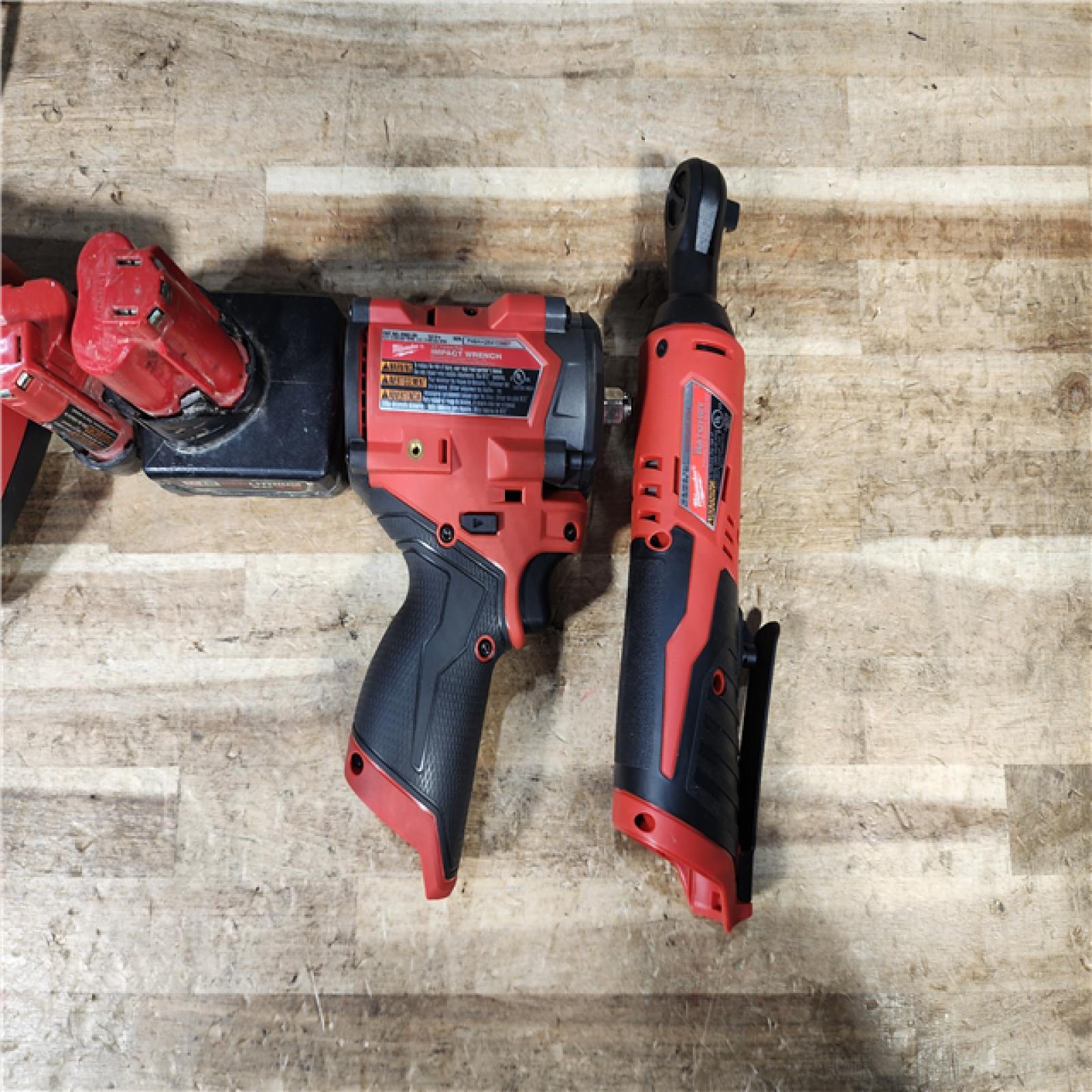 HOUSTON LOCATION - AS - IS Milwaukee 2 Tool Combo Kit W/ (2) Battery & Charger