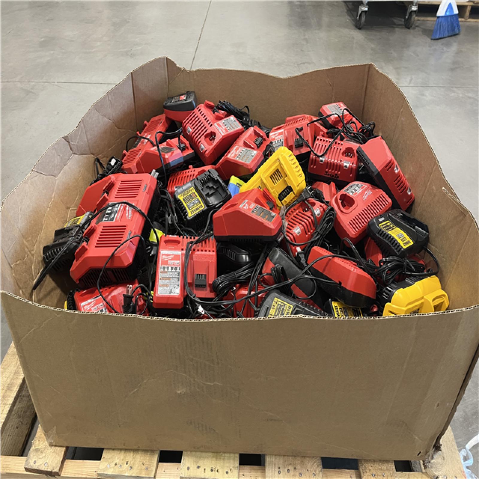 DALLAS LOCATION - AS-IS CHARGER PALLET