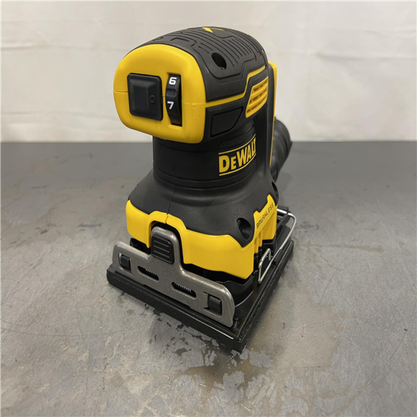 AS-IS - DEWALT 20V MAX XR Brushless Cordless 1/4 Sheet Variable Speed Sander