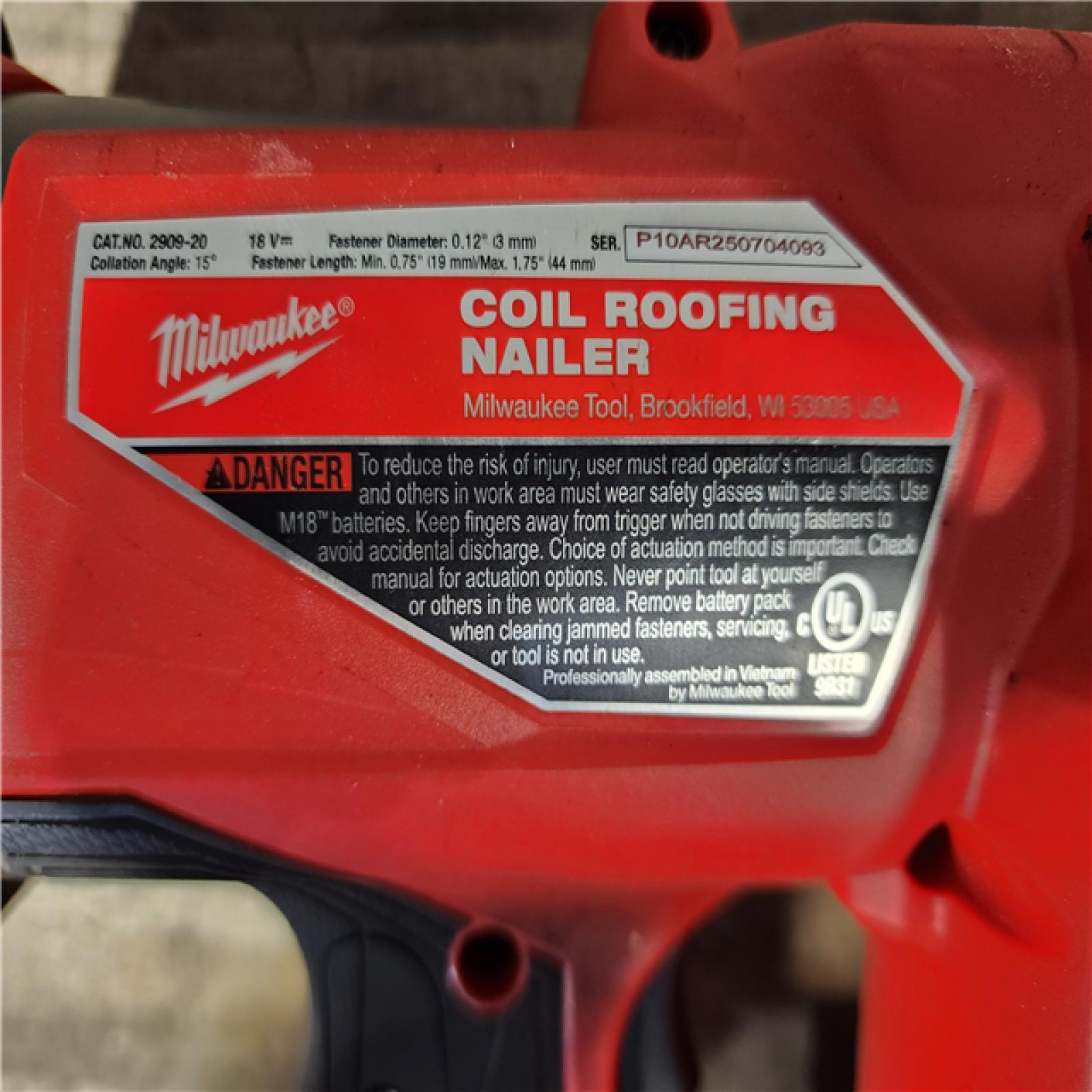 HOUSTON LOCATION - AS-IS Milwaukee M18 FUEL 18-Volt Lithium-Ion Brushless Cordless Coil Roofing Nailer (Tool Only)