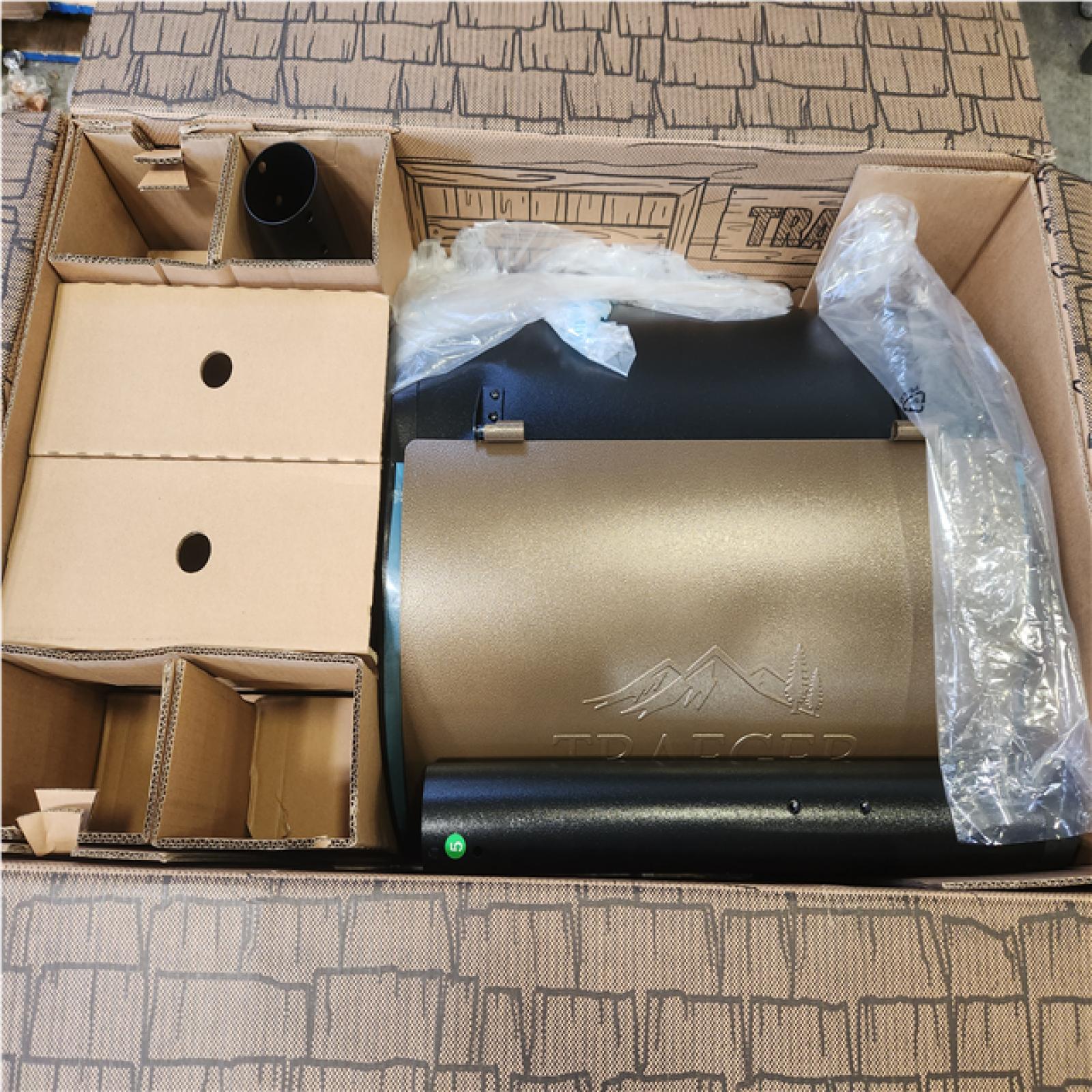 Phoenix LIKE NEW Traeger Pro 22 Wood Pellet Grill and Smoker in Bronze