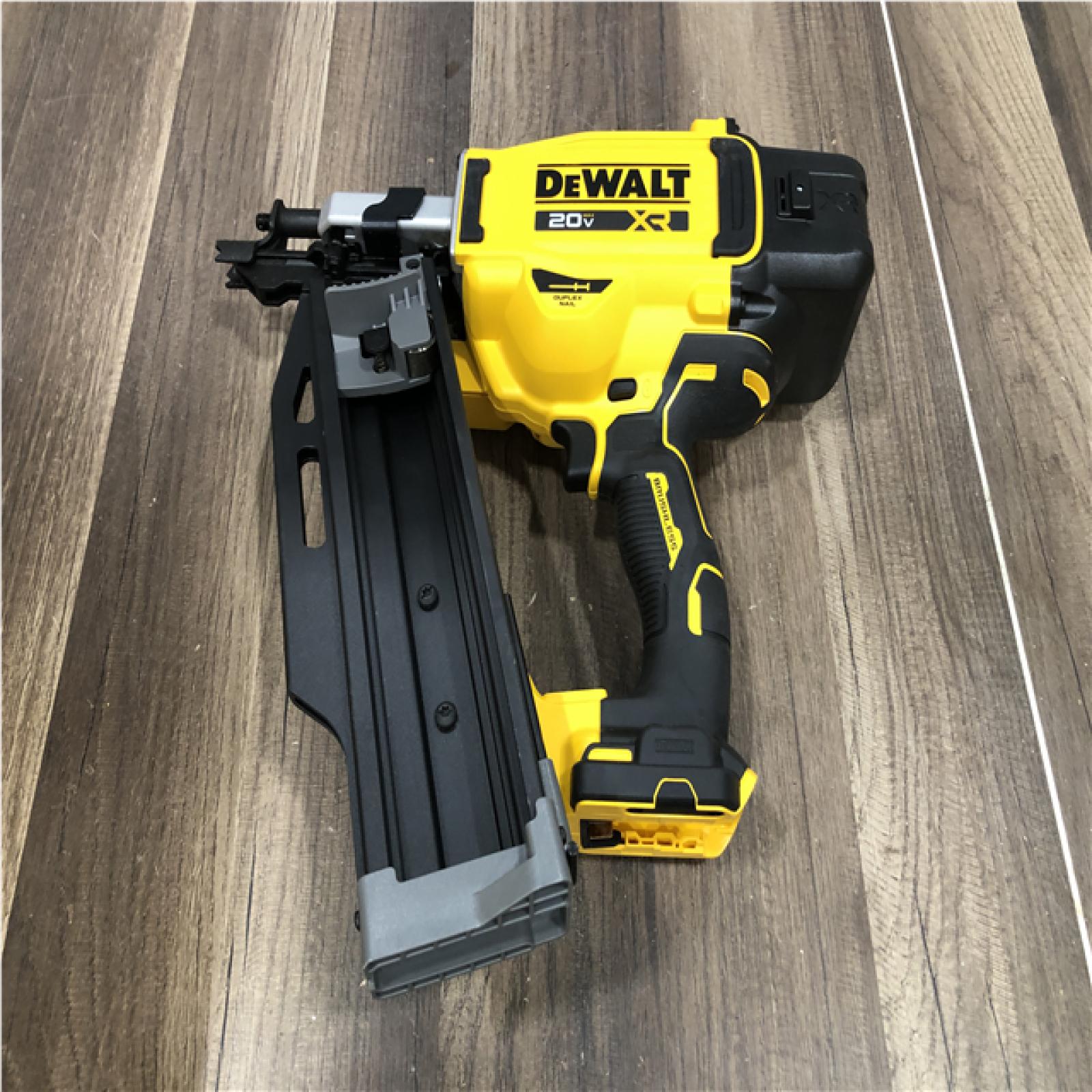 AS-IS  DEWALT 20V XR 3-1/2 in. 21 Degree Cordless Duplex Nailer (Tool-Only)