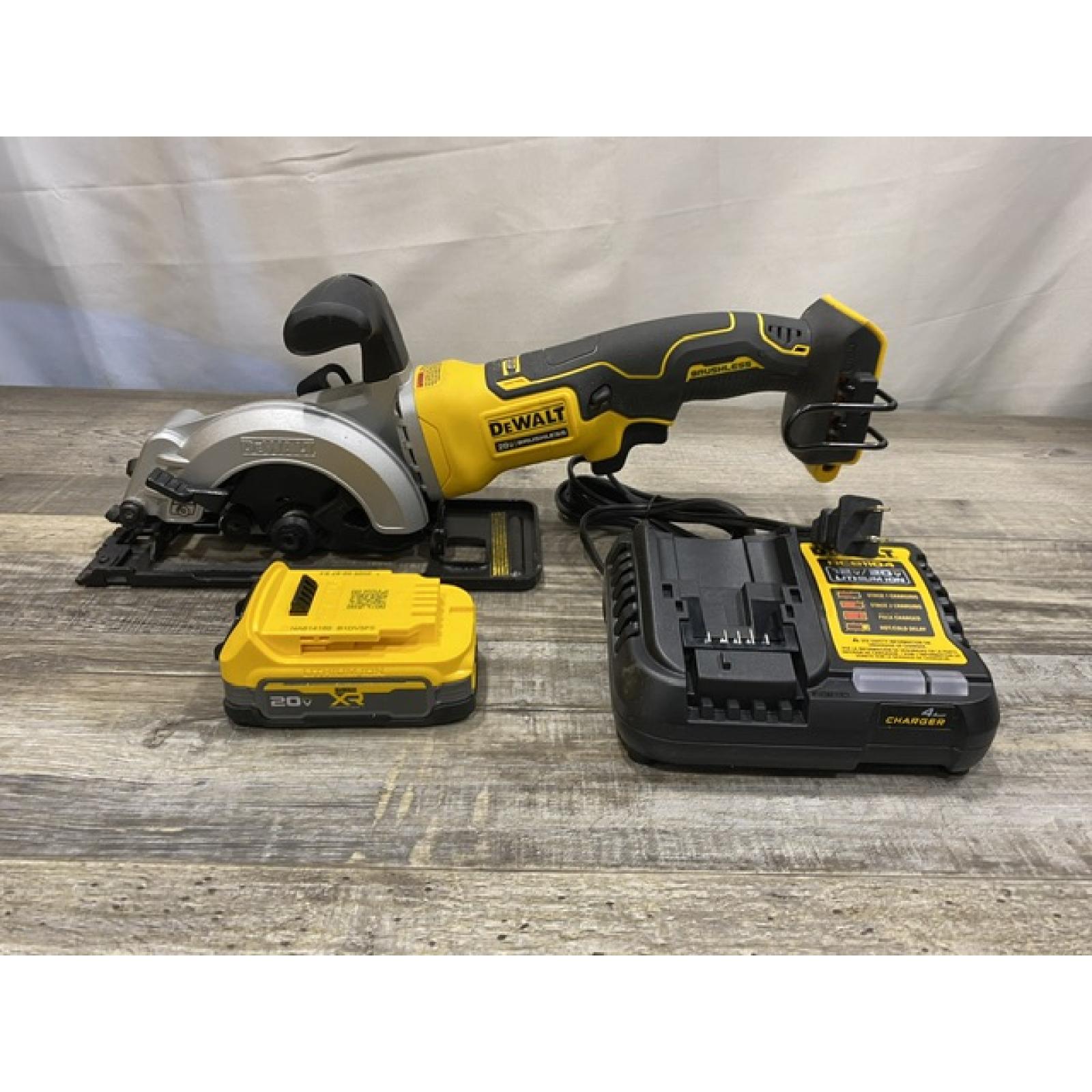 AS-IS DEWALT Atomic 20-Volt Maximum Lithium-Ion Cordless Brushless 4-1/2 in. Circular Saw Kit