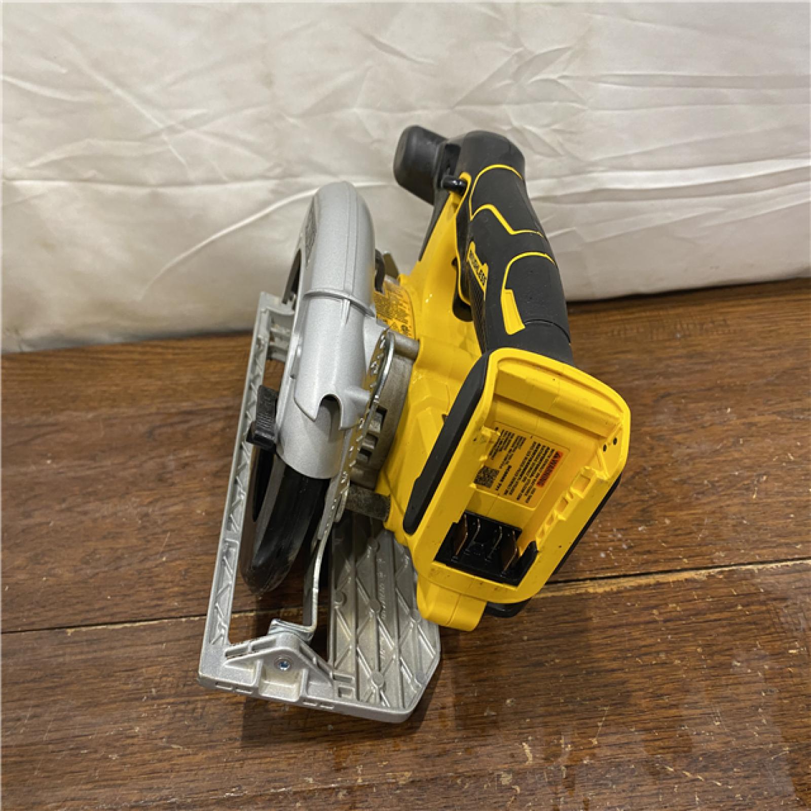 AS-IS DeWALT DCS565B 20V Max Brushless 6.5   Cordless Circular Saw