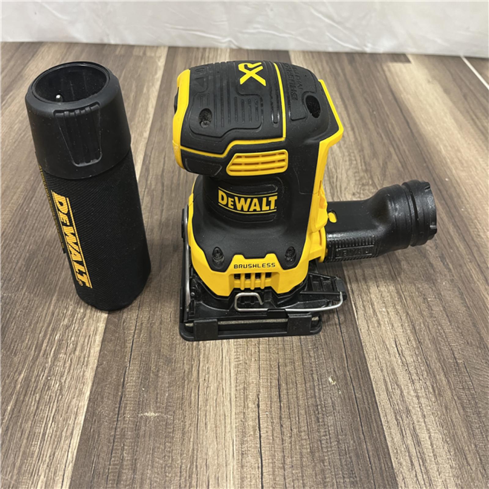 GOOD  Dewalt 20-Volt MAX Cordless Brushless 1/4 Sheet Sander (Tool-Only)