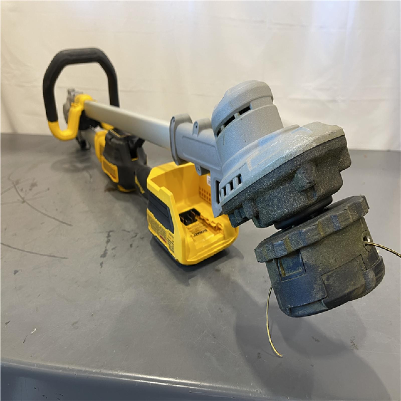 AS-IS - DeWalt 20V MAX 14 in. Brushless Cordless Battery Powered Foldable String Trimmer Kit