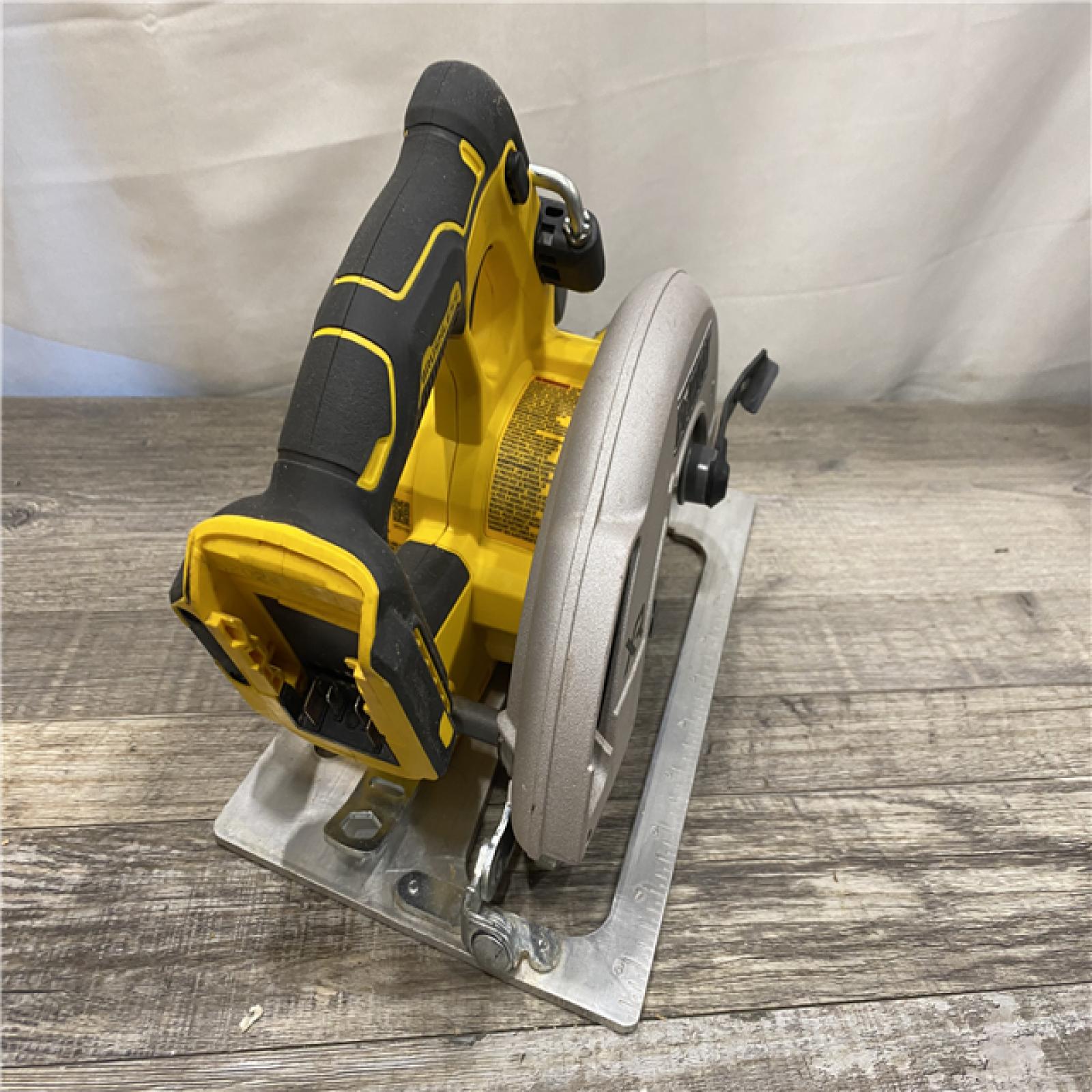 AS-IS DEWALT 20-Volt MAX 7-1/4 in. Cordless Circular Saw (Tool Only)