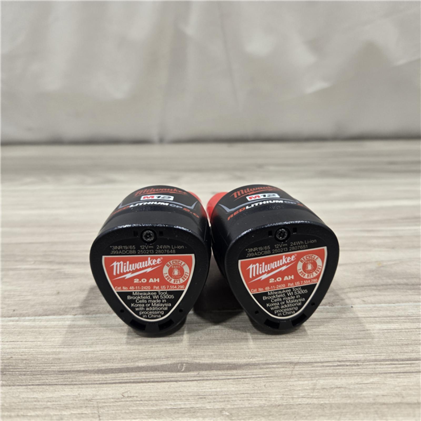 AS-IS Milwaukee M12 12V Lithium-Ion Compact 2.0 Ah Battery Starter Kit