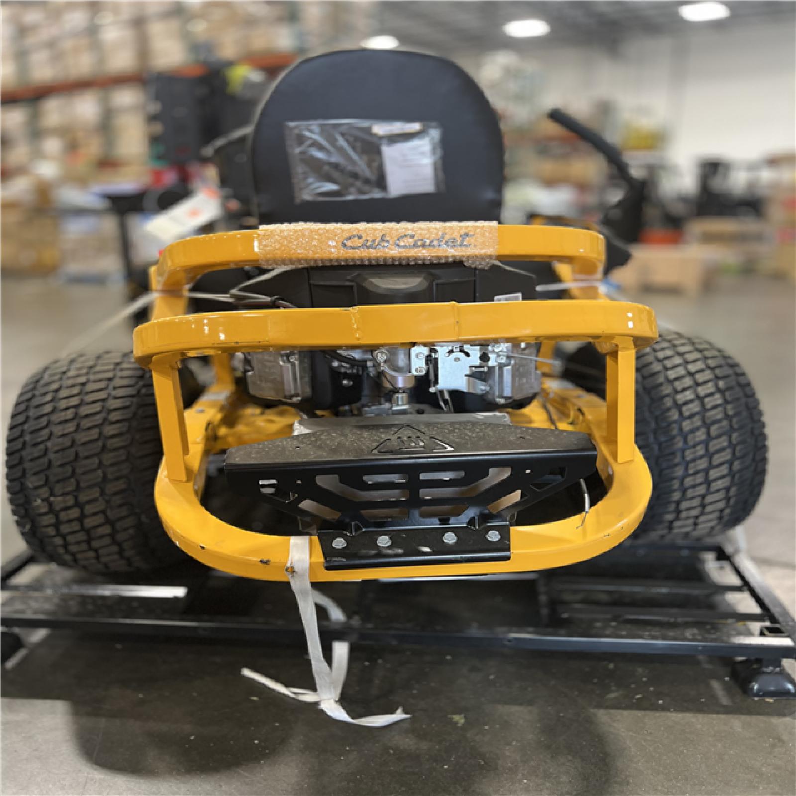 DALLAS LOCATION - CLUB CABNET ULTIMA ZT1 50 ZERO TURN MOWER