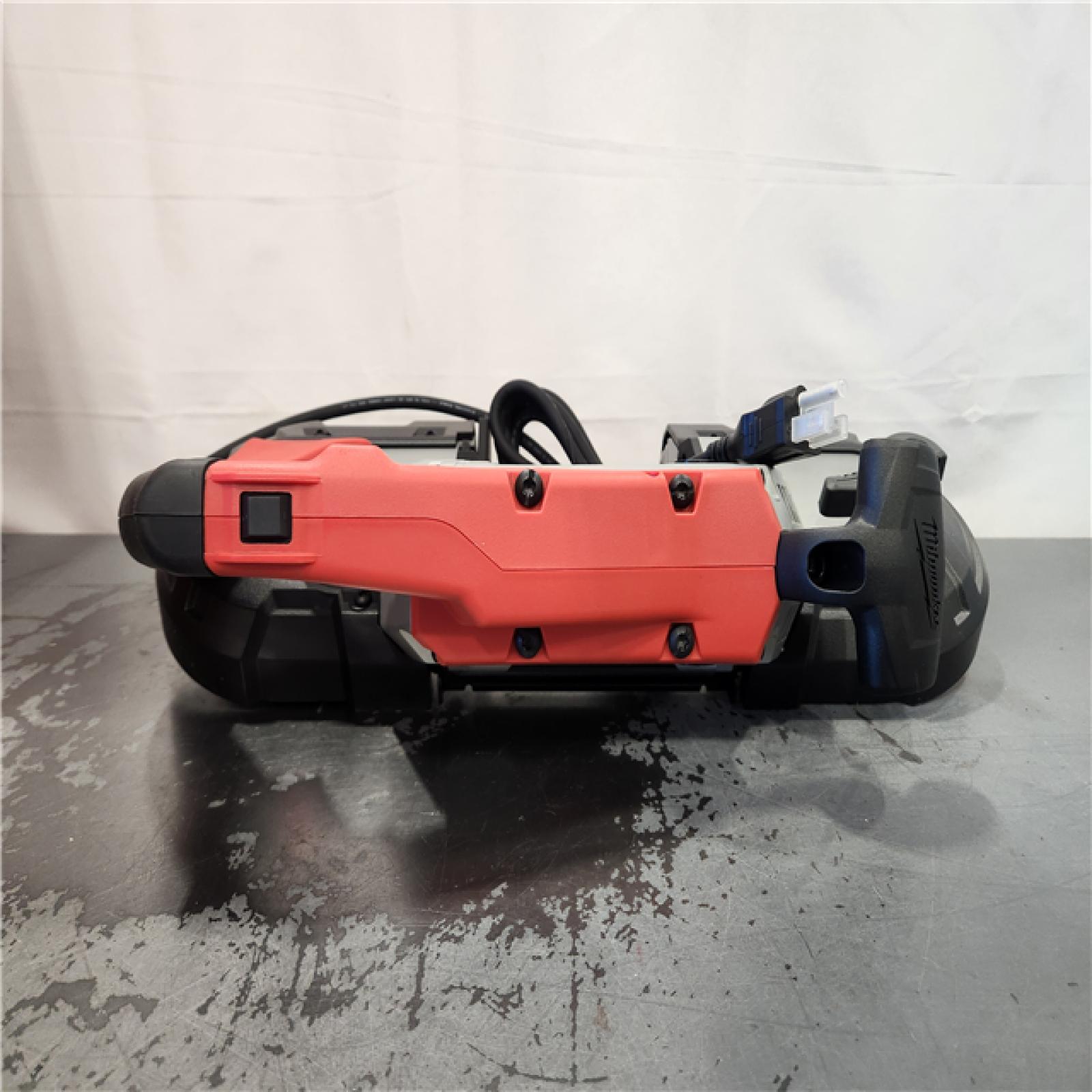 AS-IS- Milwaukee 120V 11.0A Corded Variable Speed Band Saw