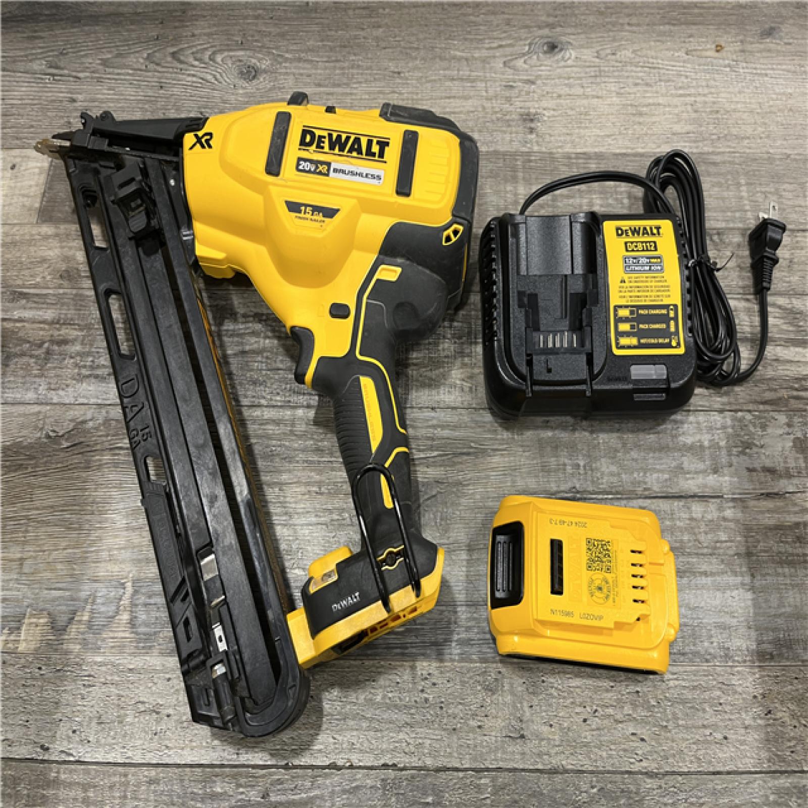 AS-IS DEWALT 20V MAX XR Lithium-Ion Cordless 2-1/2 in. 15-Gauge Finish Nailer Kit