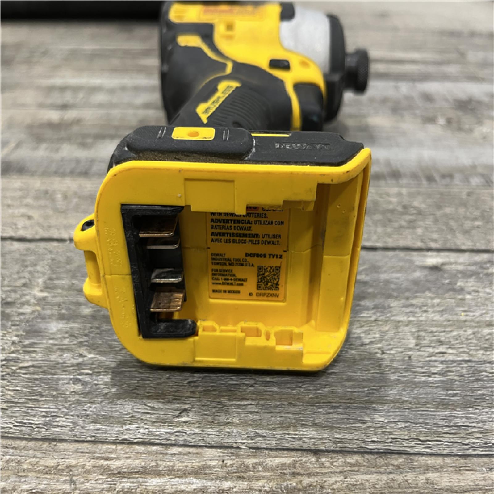AS-IS DEWALT 20V XR Lithium-Ion Cordless Brushless 1/2 in. Drill/Driver Kit