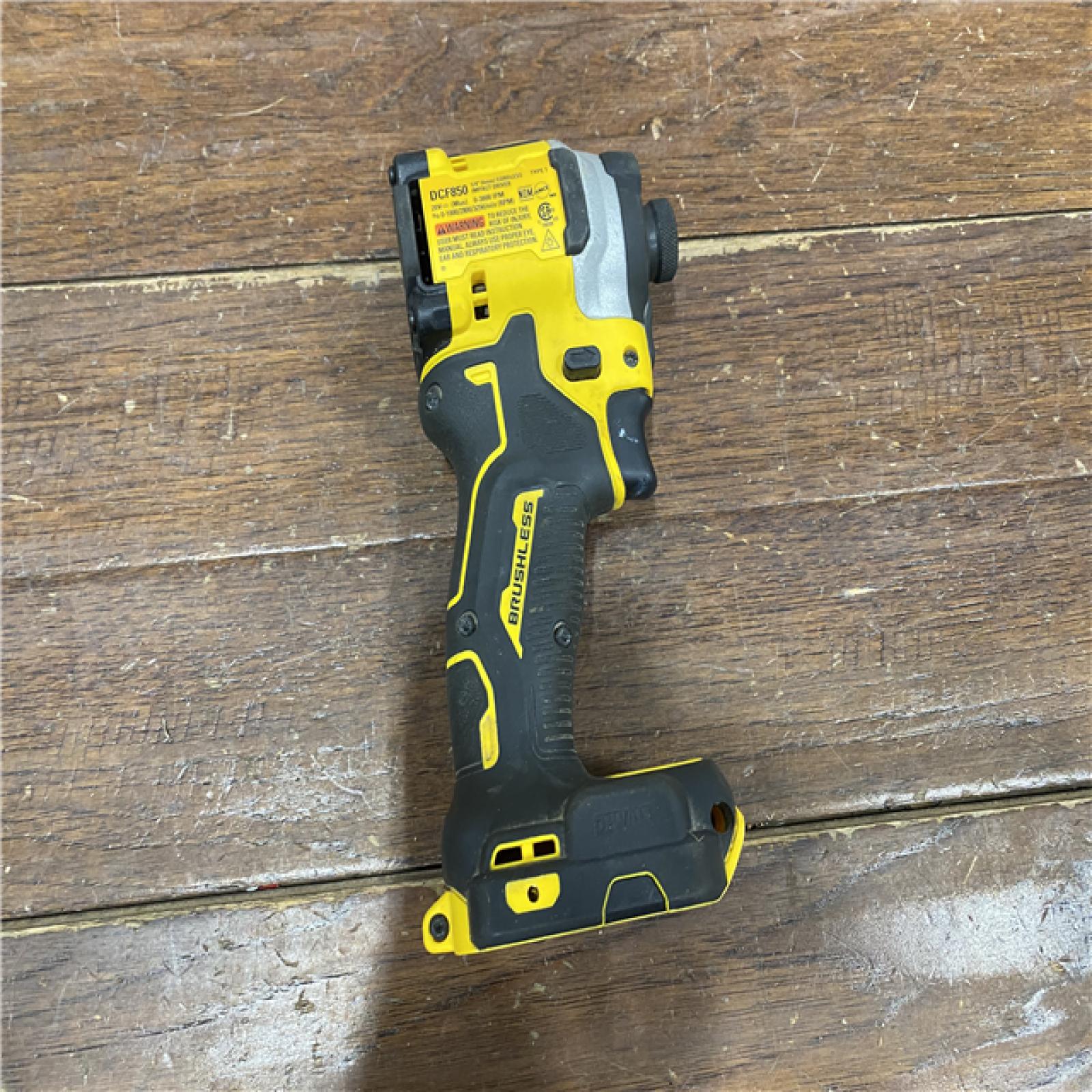 AS-IS DEWALT ATOMIC 20V MAX Lithium-Ion Cordless 1/4 in. Brushless Impact Driver Kit, 5 Ah Battery, Charger, and Bag