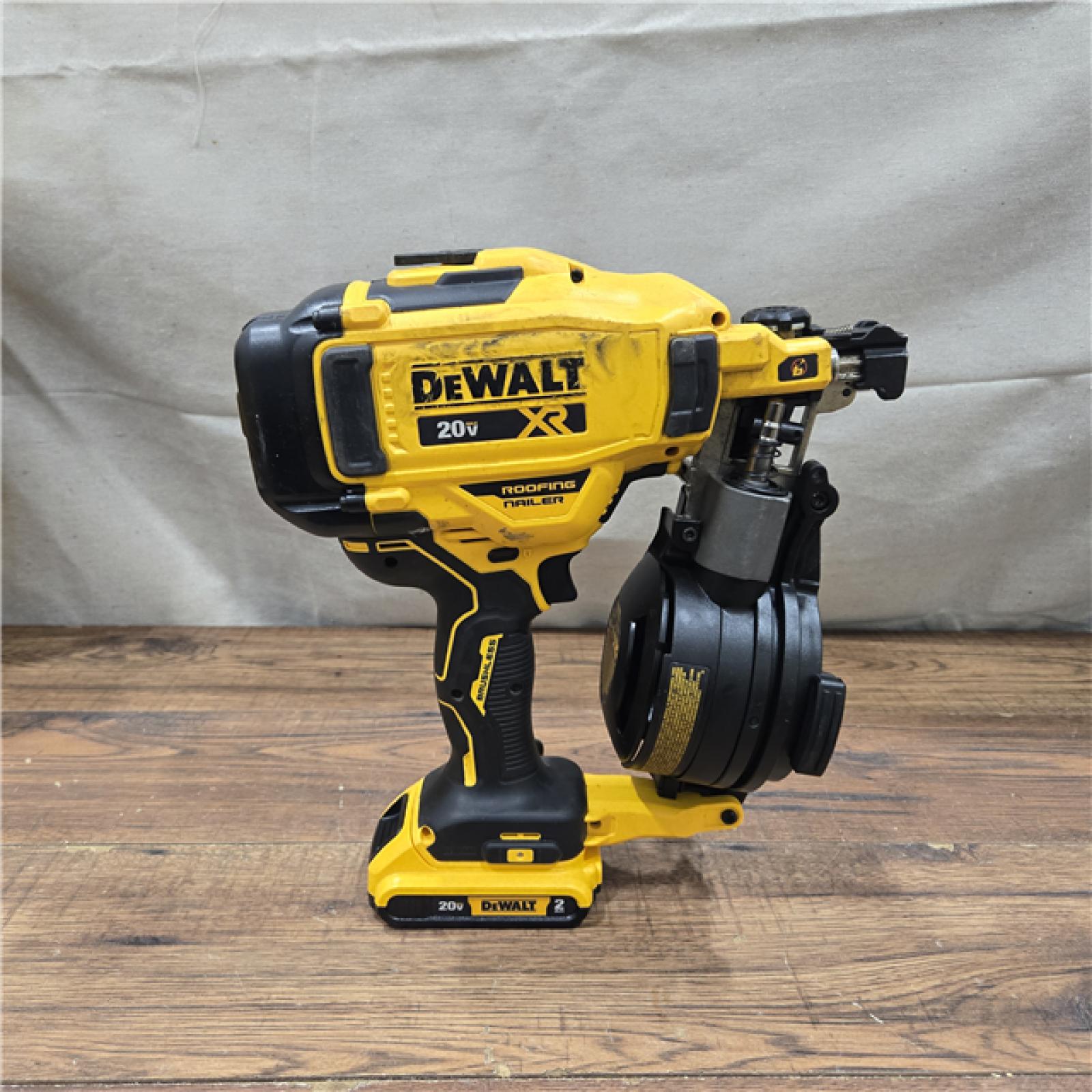 AS-IS DEWALT 2007898 Roofing Nailer Cordless