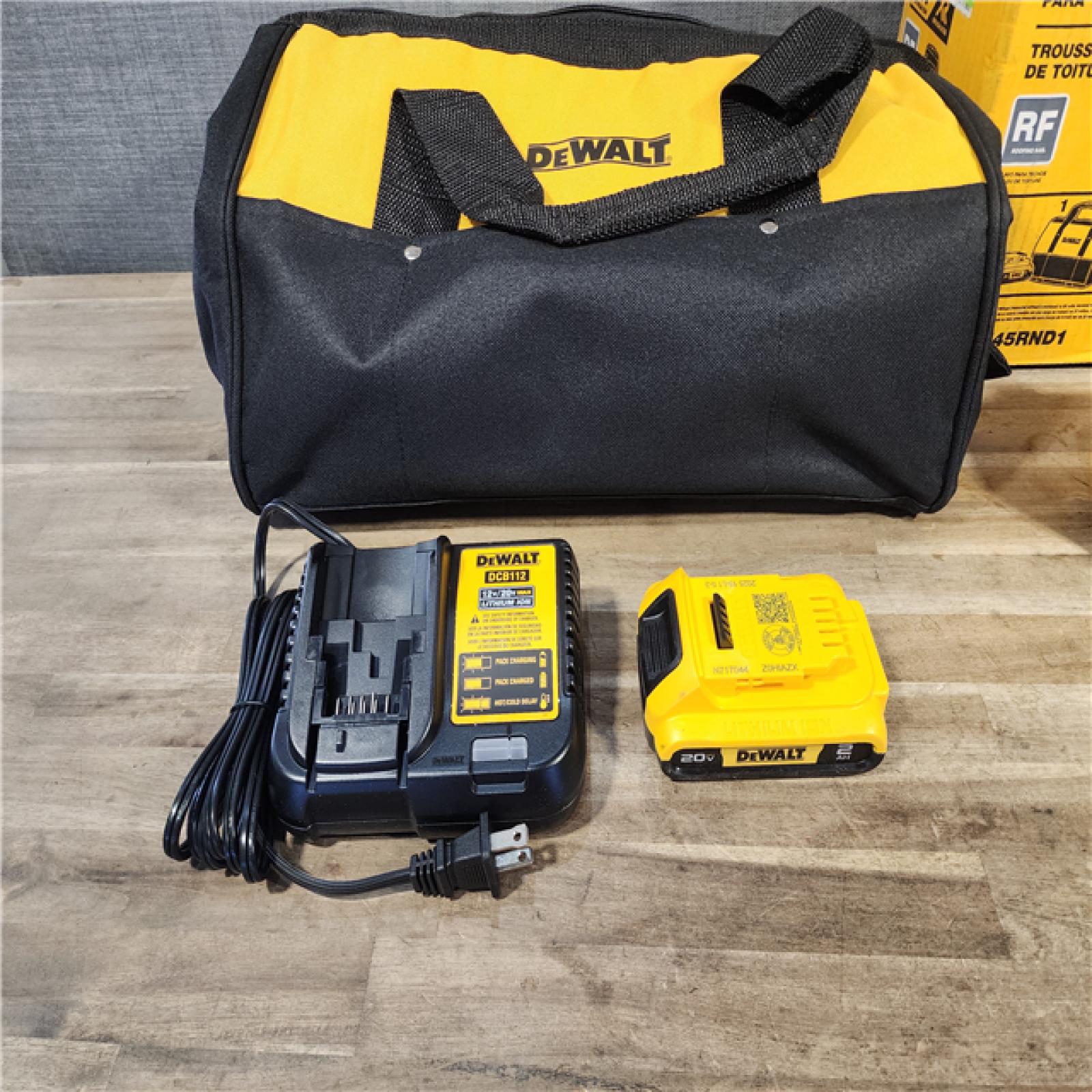 HOUSTON LOCATION - AS-IS DEWALT Roofing Nailer Cordless Kit w/ Battery & Charger