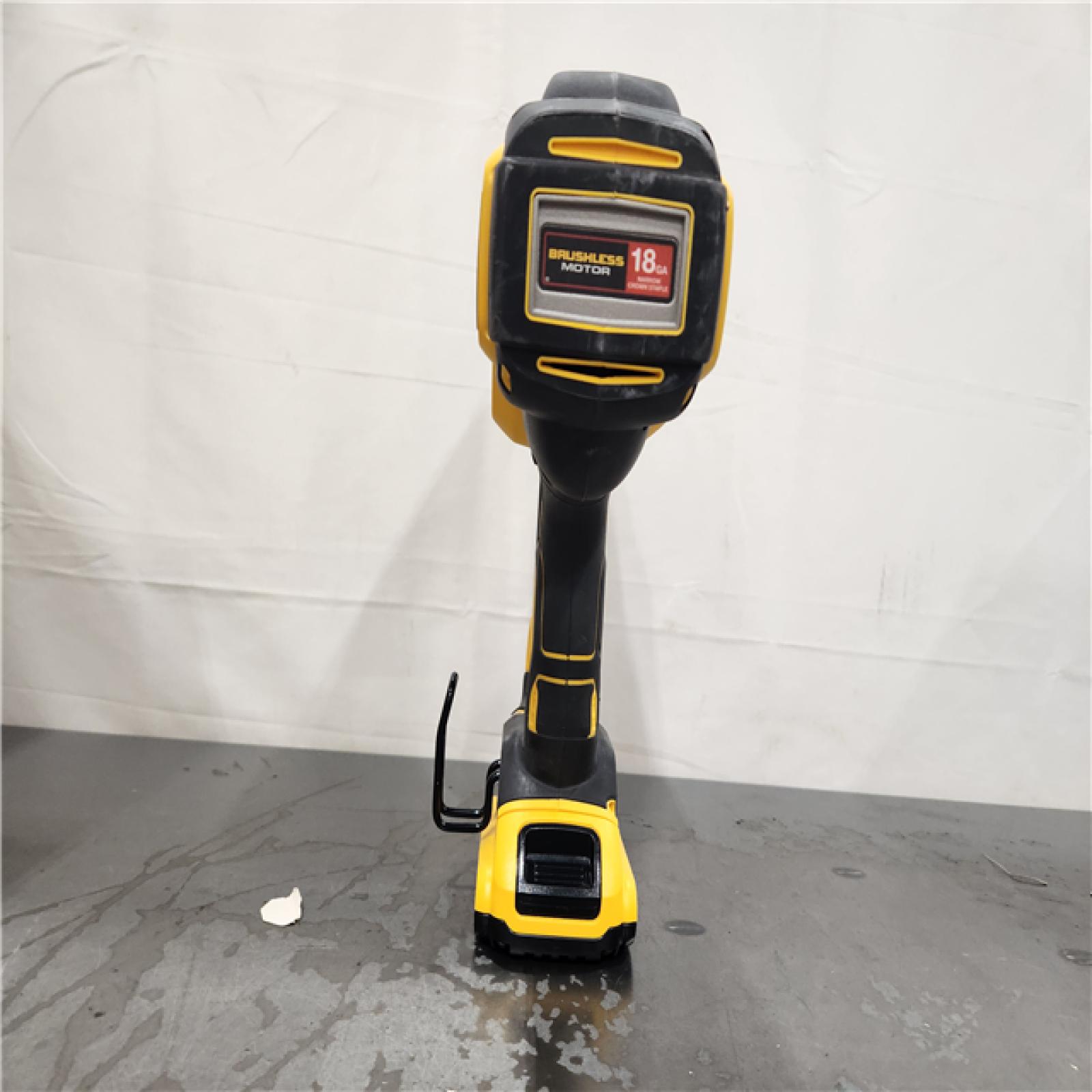 AS-IS- DEWALT DCN681D1 20V 18Ga Stapler Kit