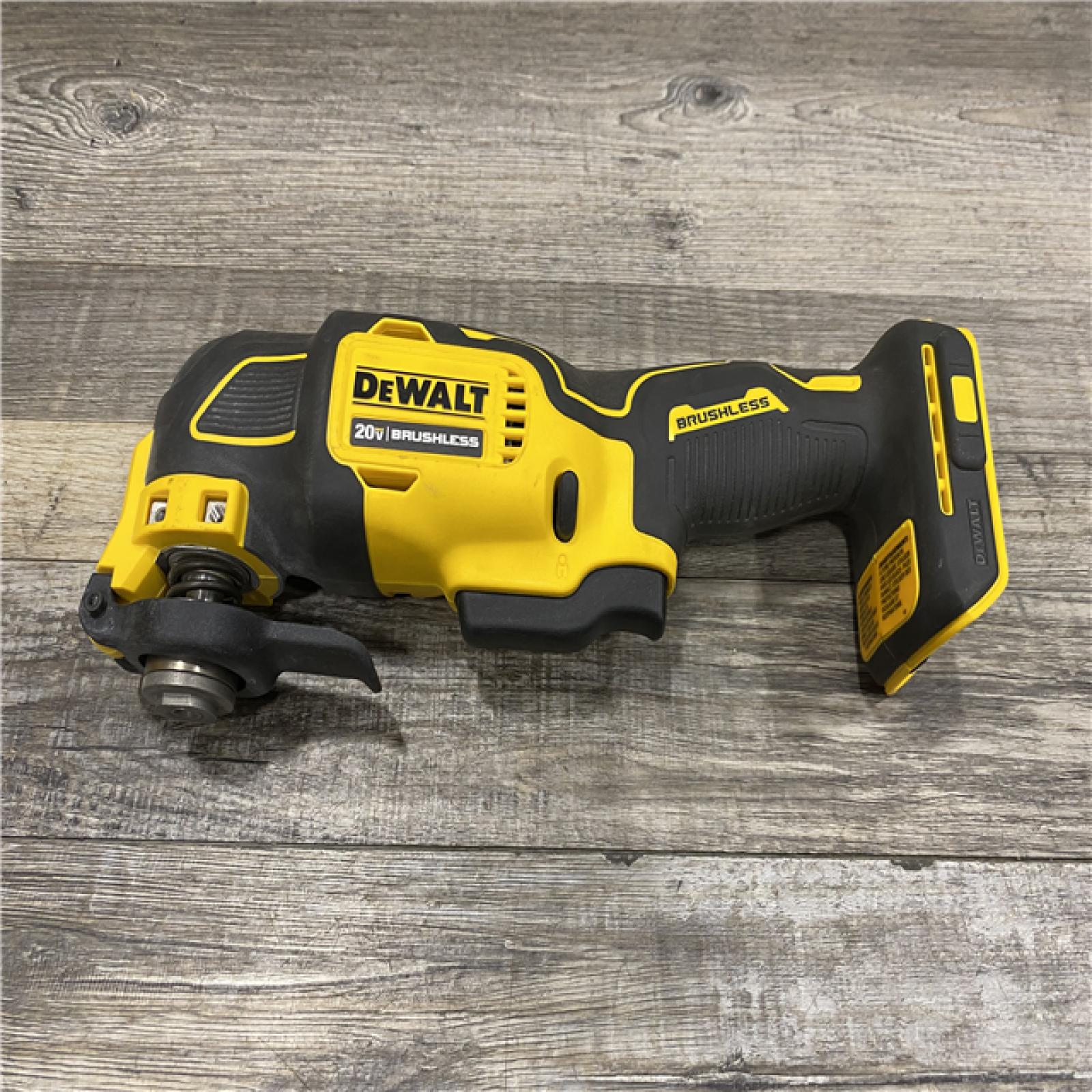 AS-IS DEWALT ATOMIC 20V MAX Cordless Brushless Oscillating Multi Tool Kit