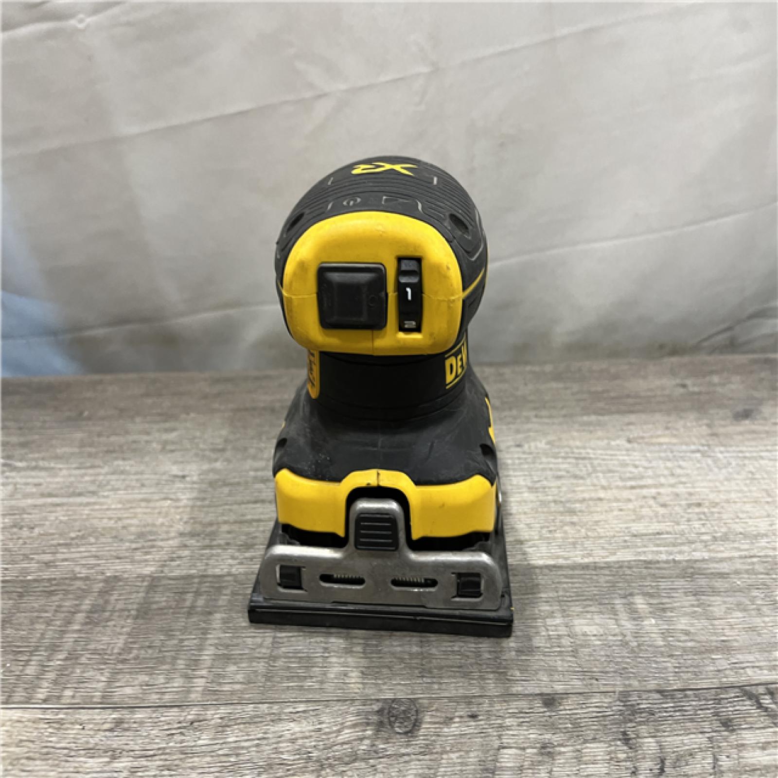 AS-IS DEWALT 20V MAX XR Brushless Cordless 1/4 Sheet Variable Speed Sander (Tool Only)