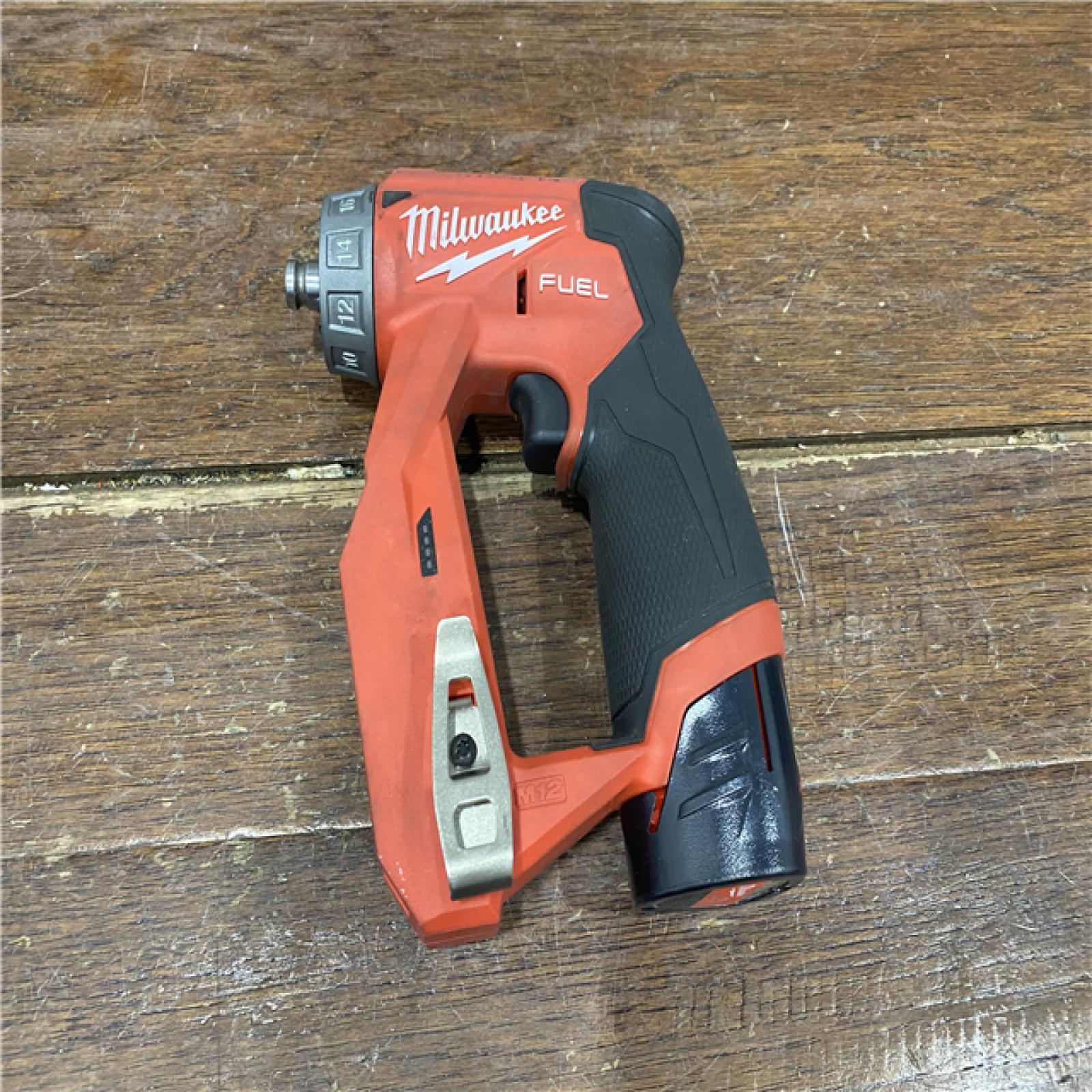 AS-IS Milwaukee 2505-22 M12 FUEL Lithium-Ion 3/8 in. Cordless Installation Drill Driver Kit (2 Ah)