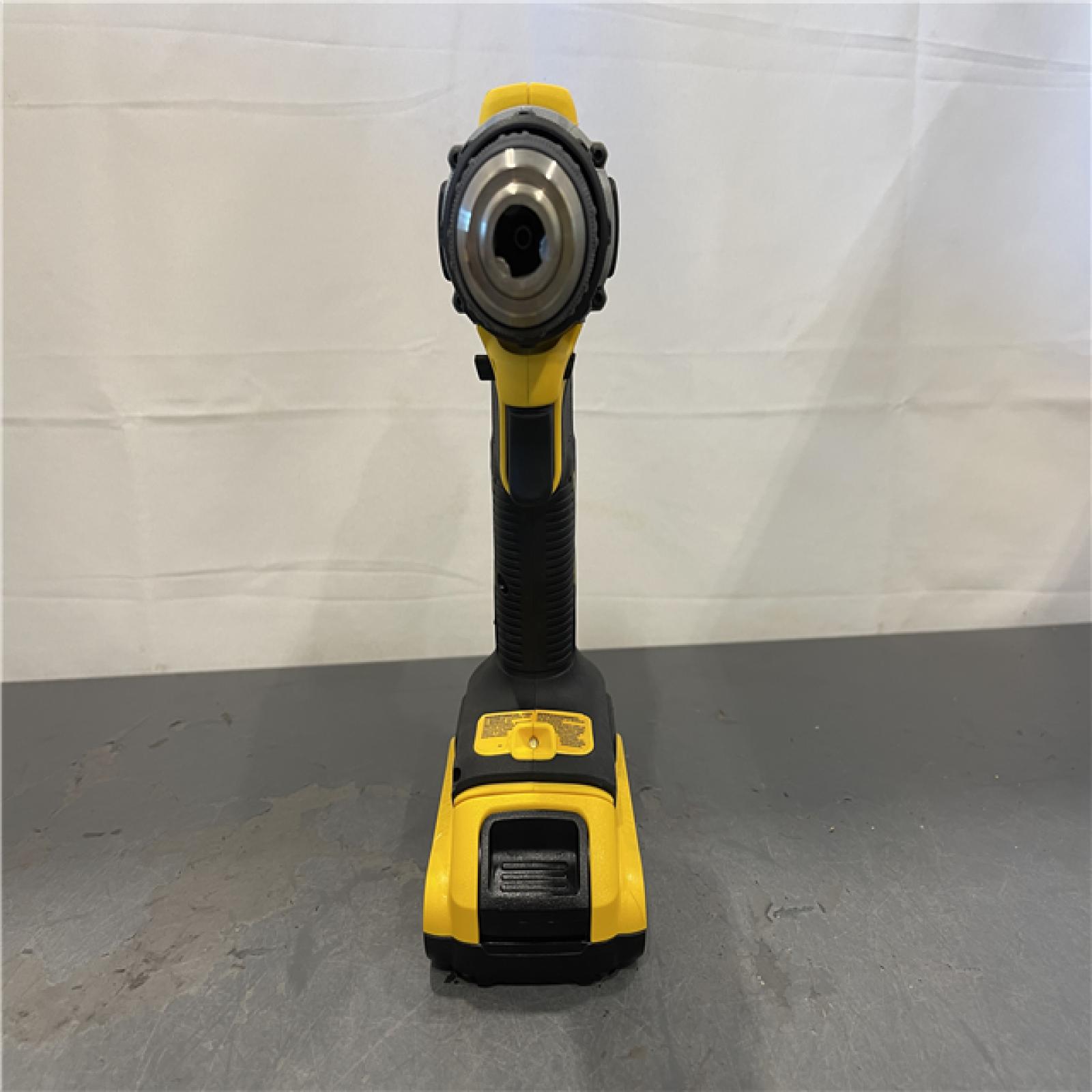 AS-IS - DEWALT ATOMIC COMPACT SERIES 20V MAX* Brushless Cordless 1/2 Drill/Driver Kit