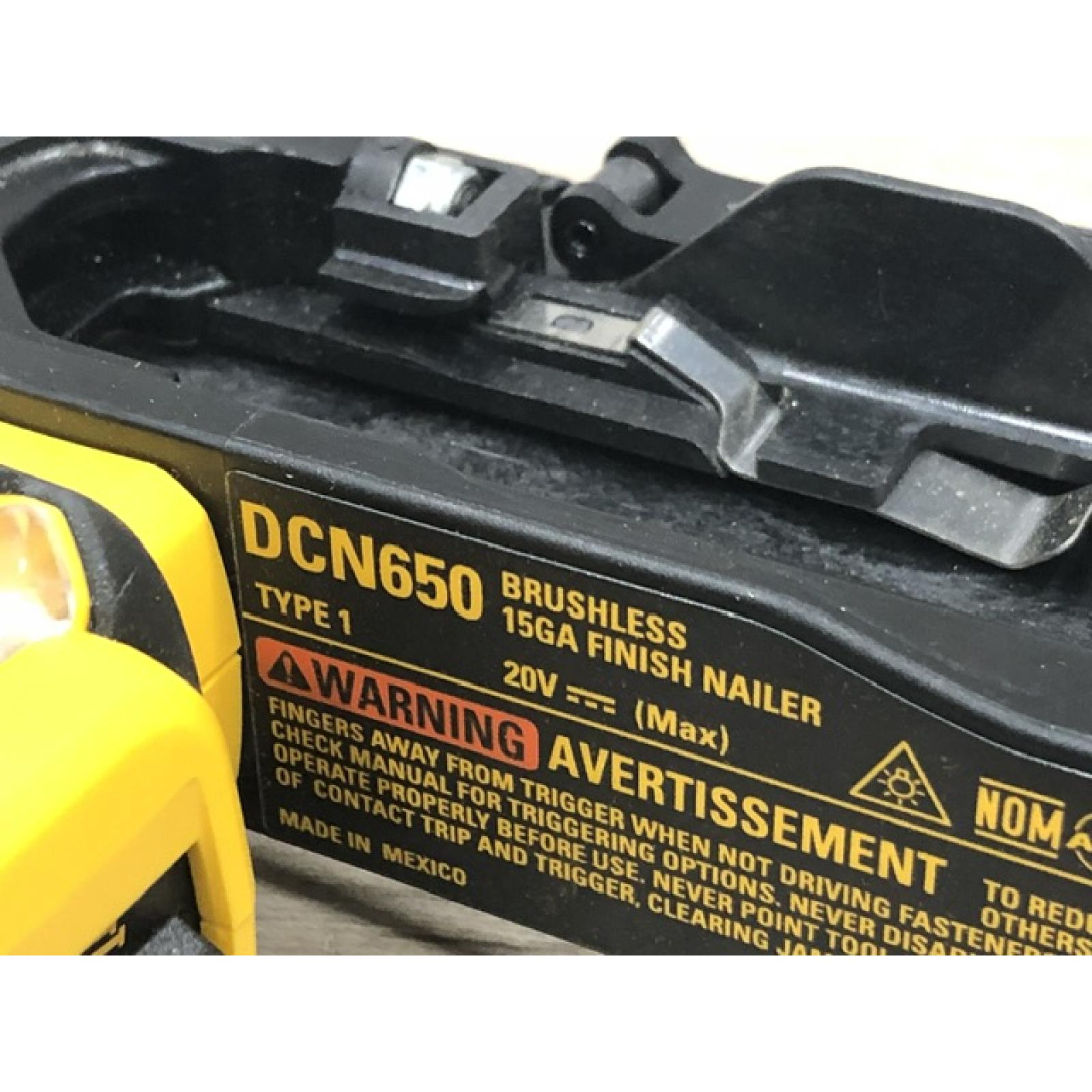 AS-IS DeWalt 15 GA ANGLED FINISH NAILER KIT