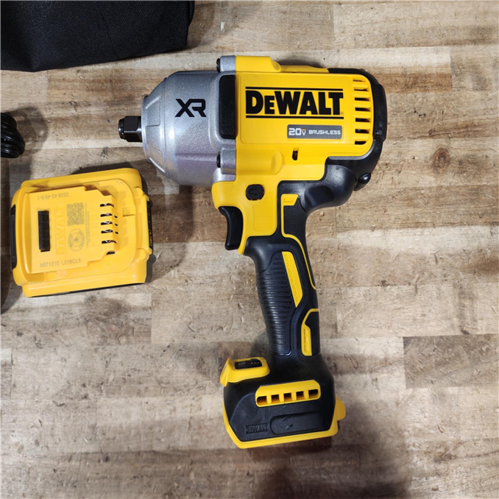 HOUSTON LOCATION - AS - IS DEWALT 20V MAX Lithium-Ion Cordless 1/2 in. Impact Wrench Kit