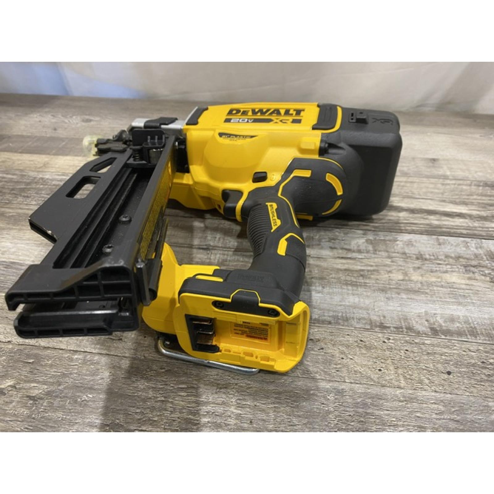 AS-IS DEWALT 20-Volt 21° Cordless Framing Nailer (Tool-Only)