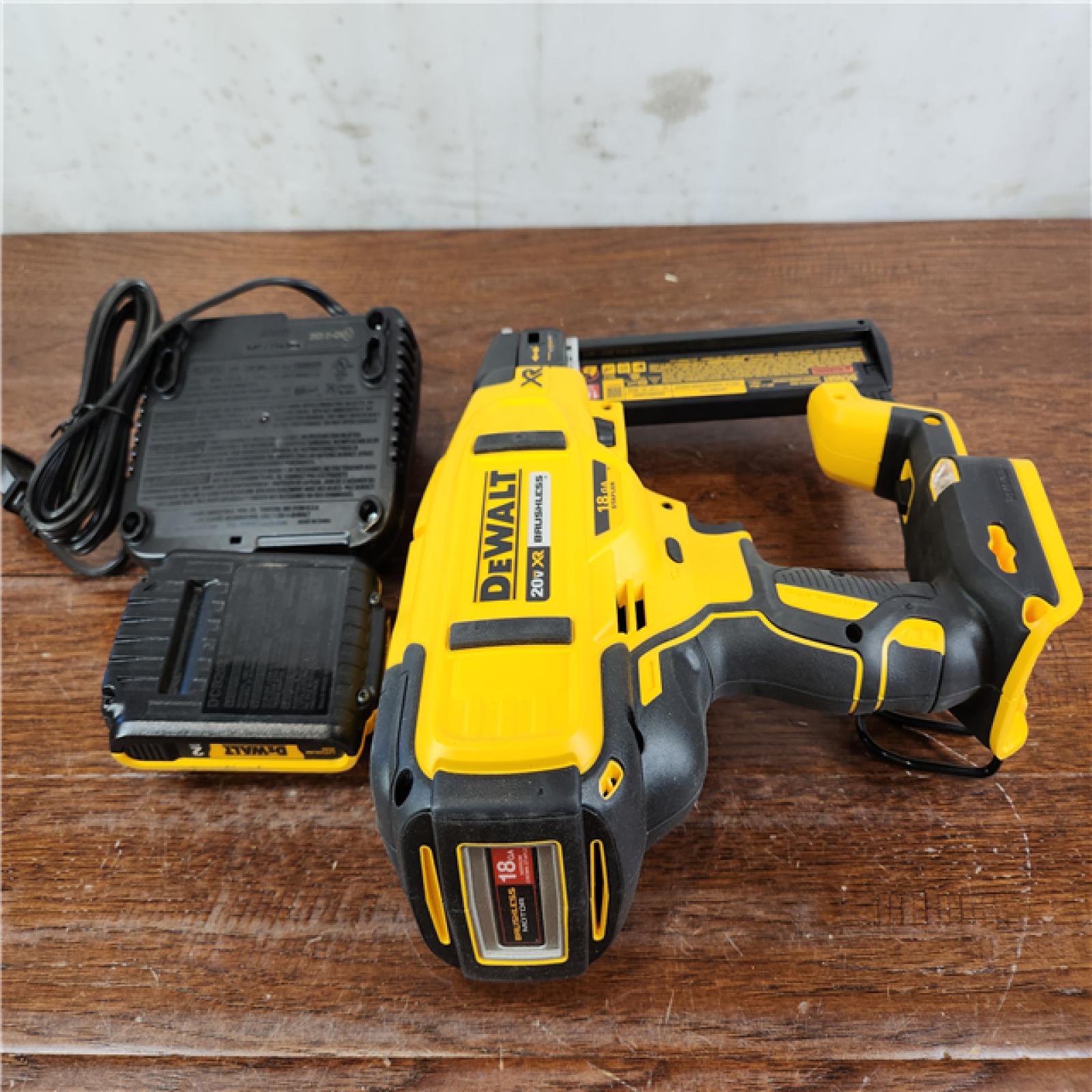 ASIS DEWALT 20V MAX XR Brushless Cordless 18Gauge Narrow Crown