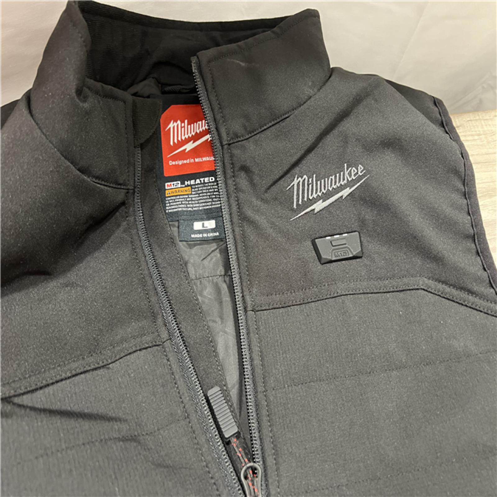 AS-IS Milwaukee Men's Large 12-Volt Lithium-Ion Cordless Axis Black Heated Vest Kit