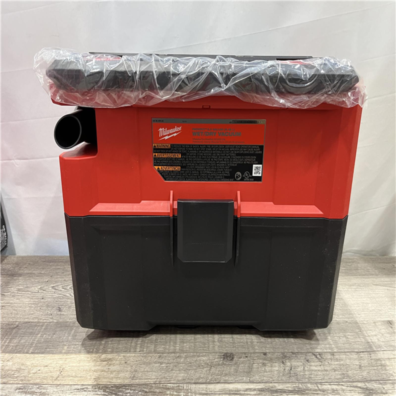 AS-IS Milwaukee FUEL PACKOUT 18-Volt Lithium-Ion Cordless 2.5 Gal. Wet/Dry Vacuum (Vacuum-Only)