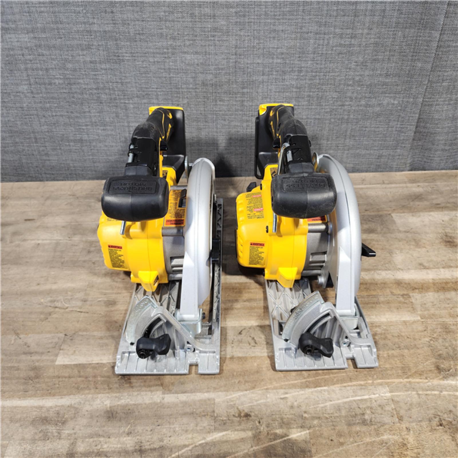 HOUSTON LOCATION - AS-IS DEWALT 2 TOOL COMBO KIT W/ (2) BATTERY & CHARGER