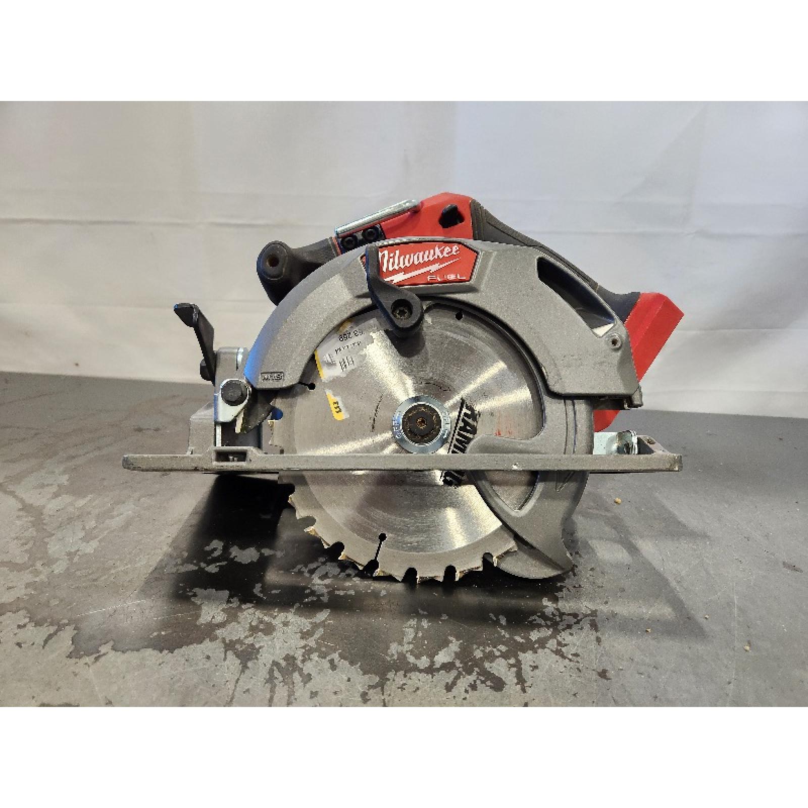 AS-IS- Milwaukee M18 FUEL 18V Lithium-Ion Brushless Cordless 6-1/2 in. Circular Saw (Tool-Only)