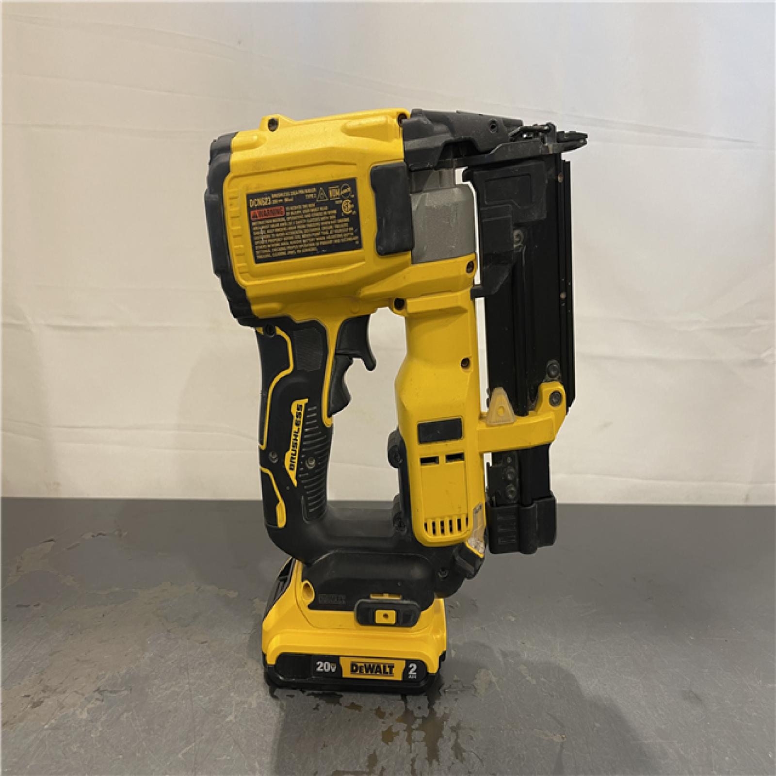 AS-IS - DeWalt ATOMIC 20V MAX Lithium Ion Cordless 23 Gauge Pin Nailer Kit