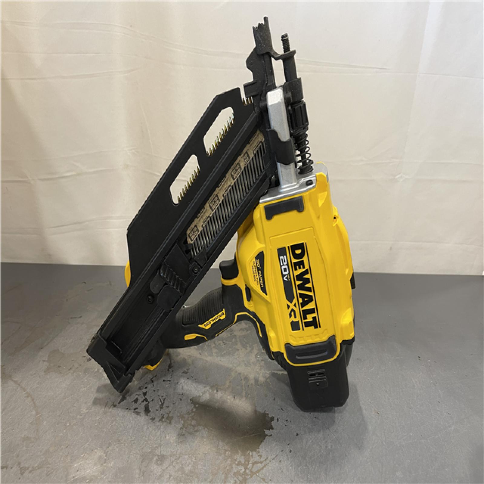 AS-IS - DEWALT 20V 30 Degree Cordless Framing Nailer