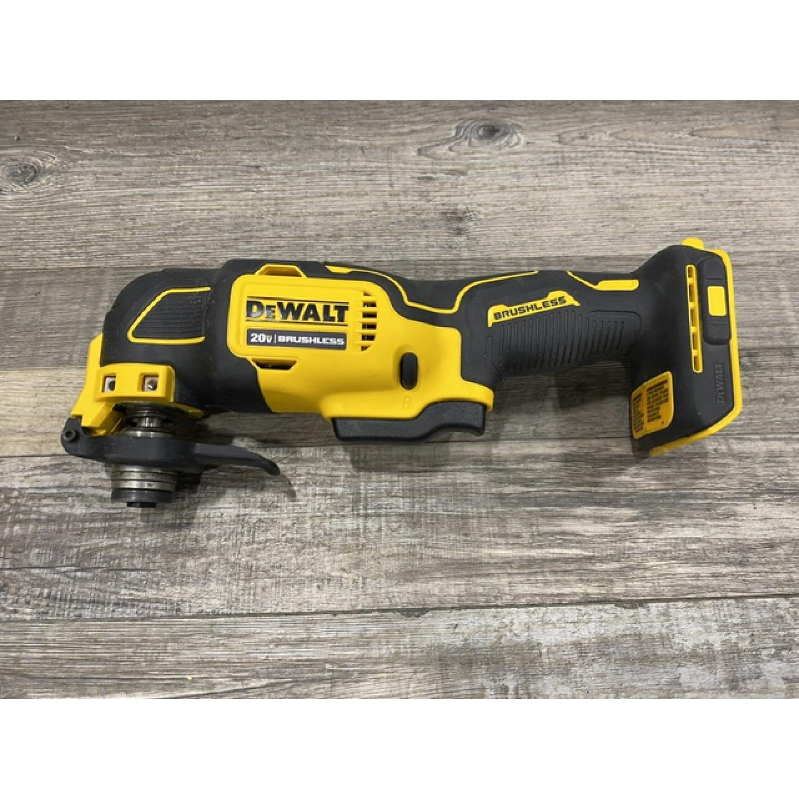 AS-IS DEWALT ATOMIC 20V MAX Cordless Brushless Oscillating Multi Tool Kit