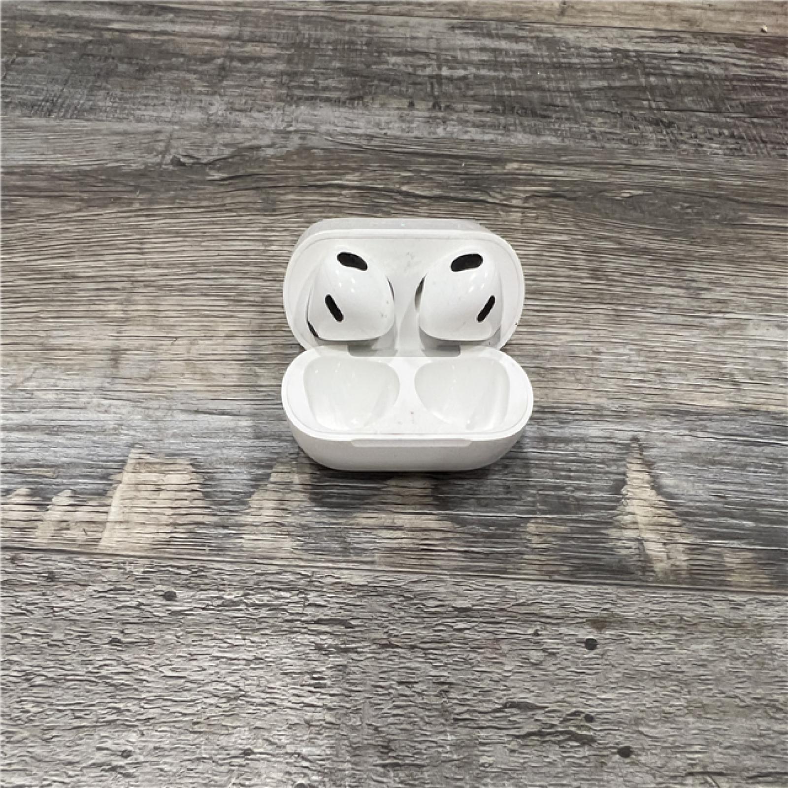 AS-IS Apple - AirPods (3rd generation) with Lightning Charging Case - White