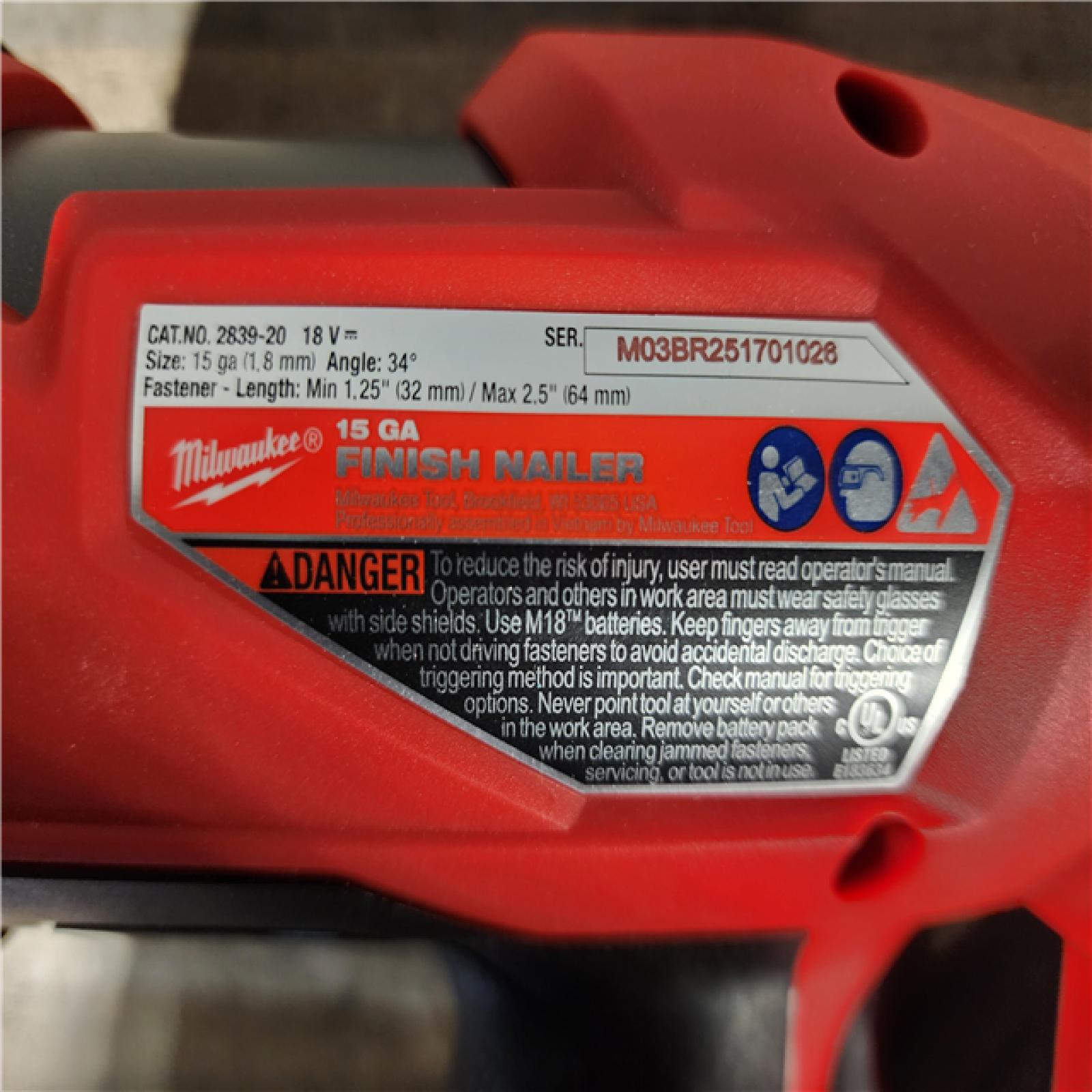 HOUSTON LOCATION - AS-IS Milwaukee 2839-20 M18 FUEL 15 Ga. 18 Volt Brushless Angled Finish Nailer (TOOL ONLY)