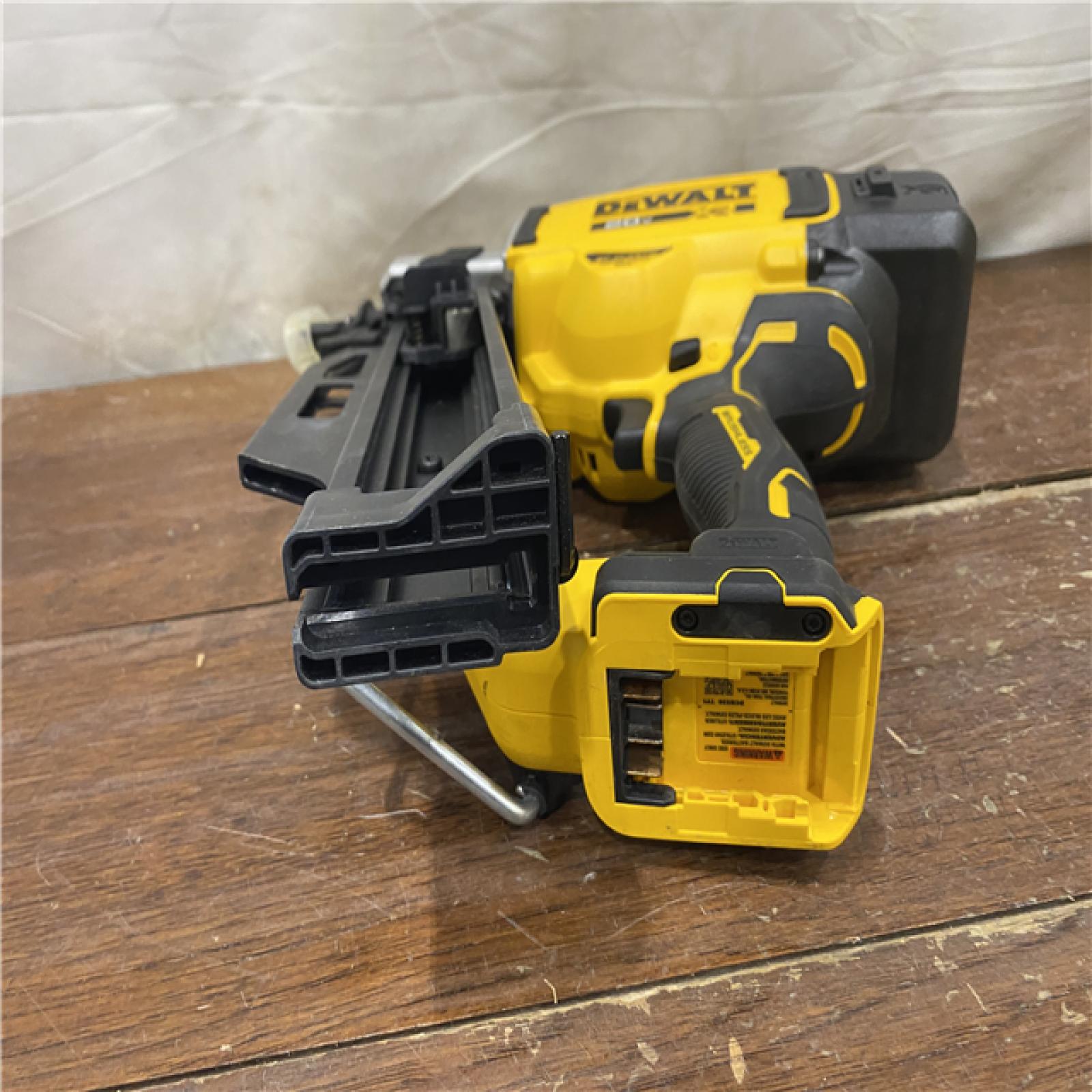 AS-IS DEWALT 20-Volt 21° Cordless Framing Nailer (Tool-Only)