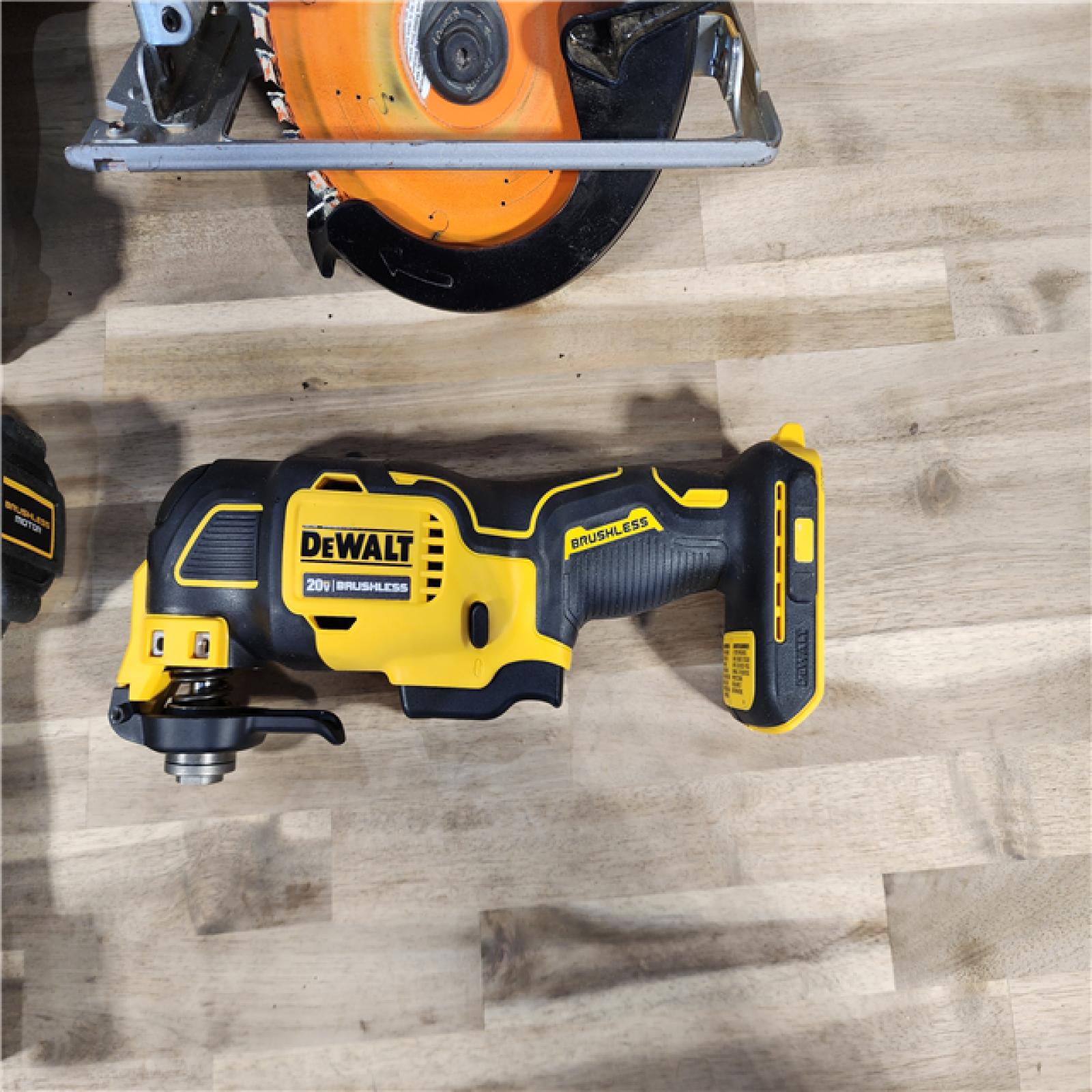 HOUSTON LOCATION - AS-IS DEWALT 4 TOOL COMBO