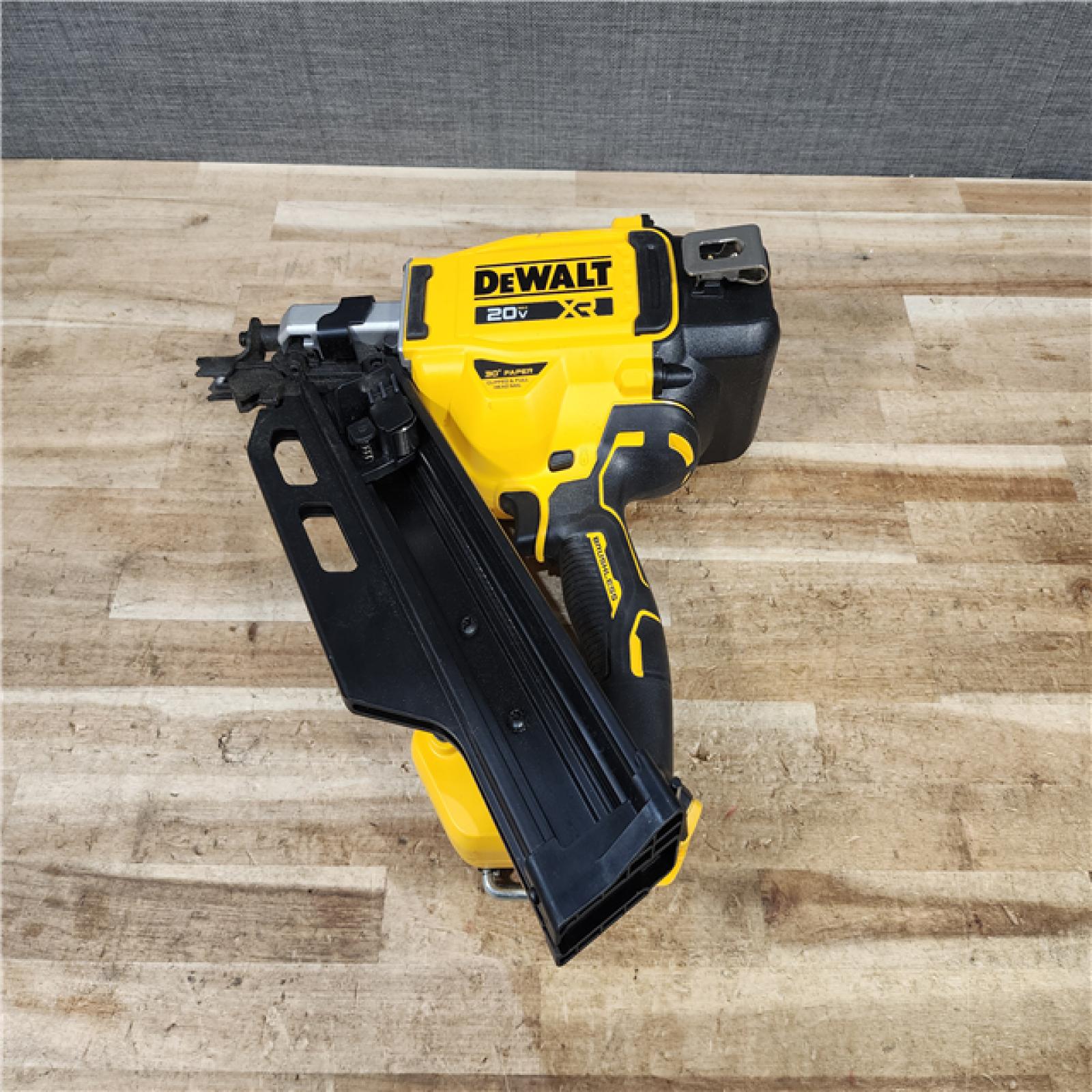 HOUSTON LOCATION - AS - IS DEWALT 20V 30 Degree Cordless Framing Nailer (Tool-Only)