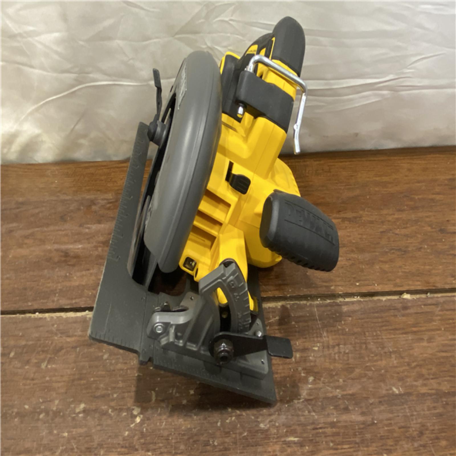 AS-IS DeWALT Flexvolt Max 7-1/4  60V Brushless Circular Saw DCS578B