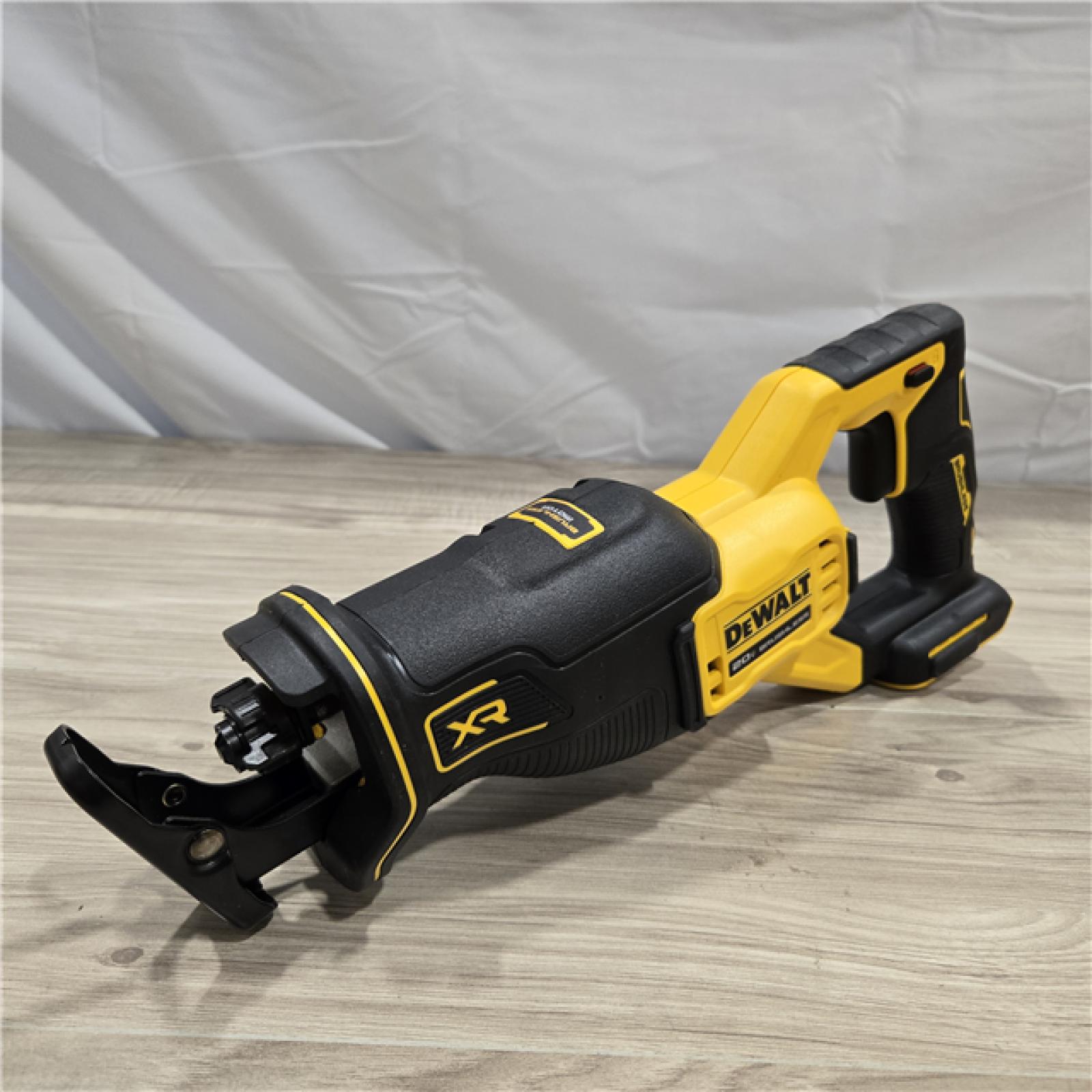 LIKE NEW! - DEWALT 20V MAX XR Cordless Brushless Reciprocating Saw (Tool Only)