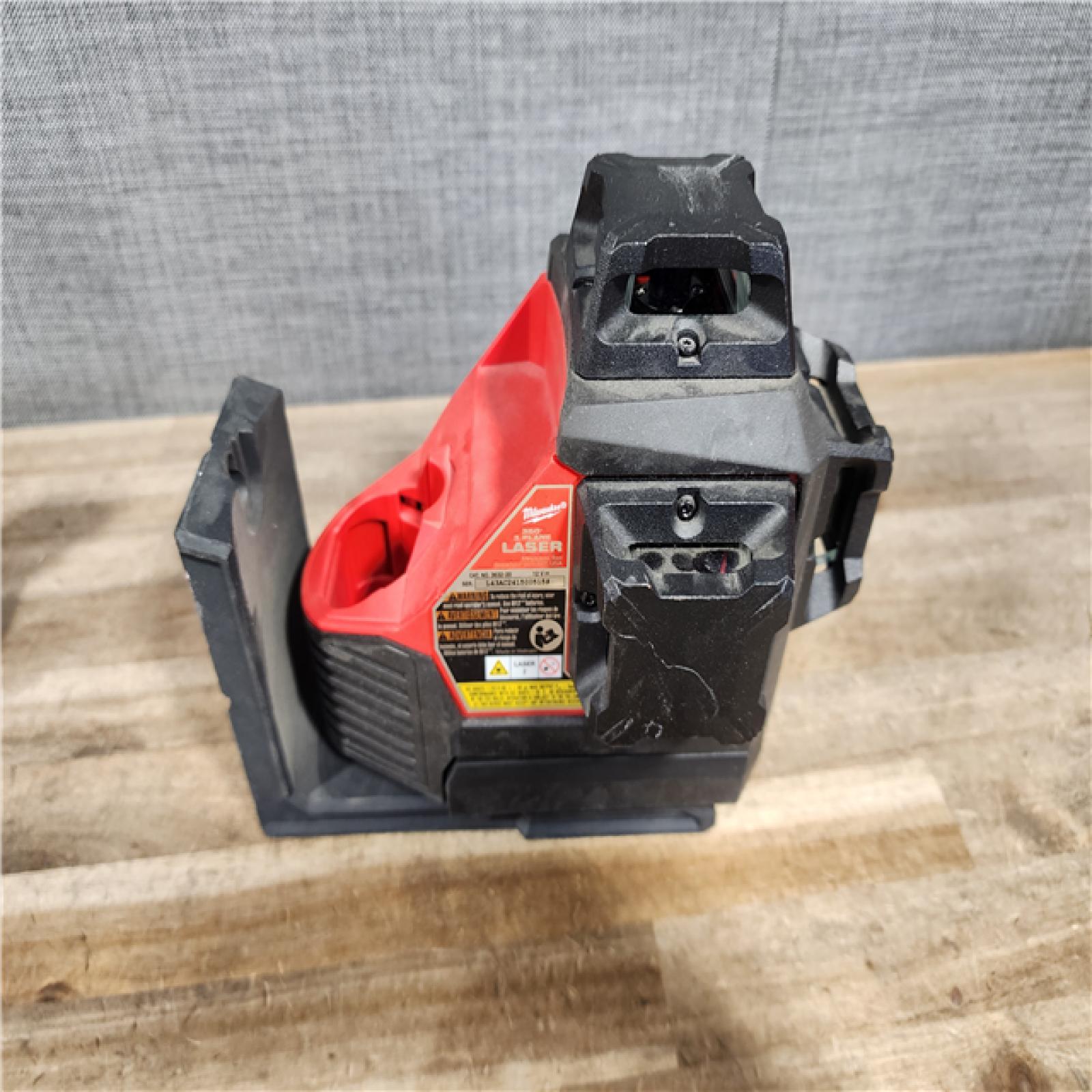 HOUSTON LOCATION - AS-IS Milwaukee 12-Volt Lithium-Ion Cordless Green 250 ft. 3-Plane Laser Level Kit