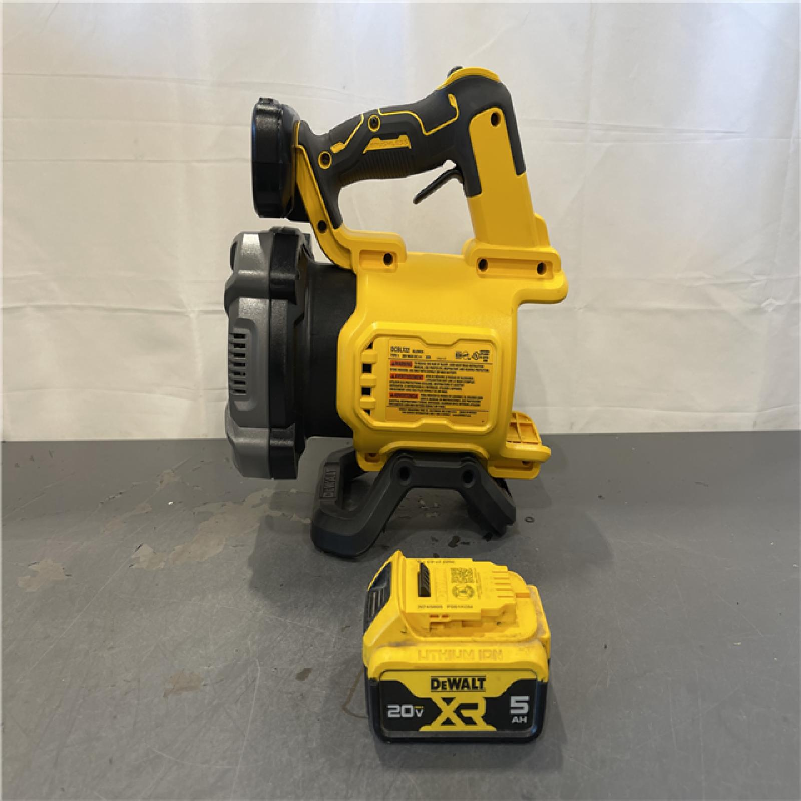 AS-IS - DeWalt Brushless Cordless Battery Powered Handheld Leaf Blower Kit