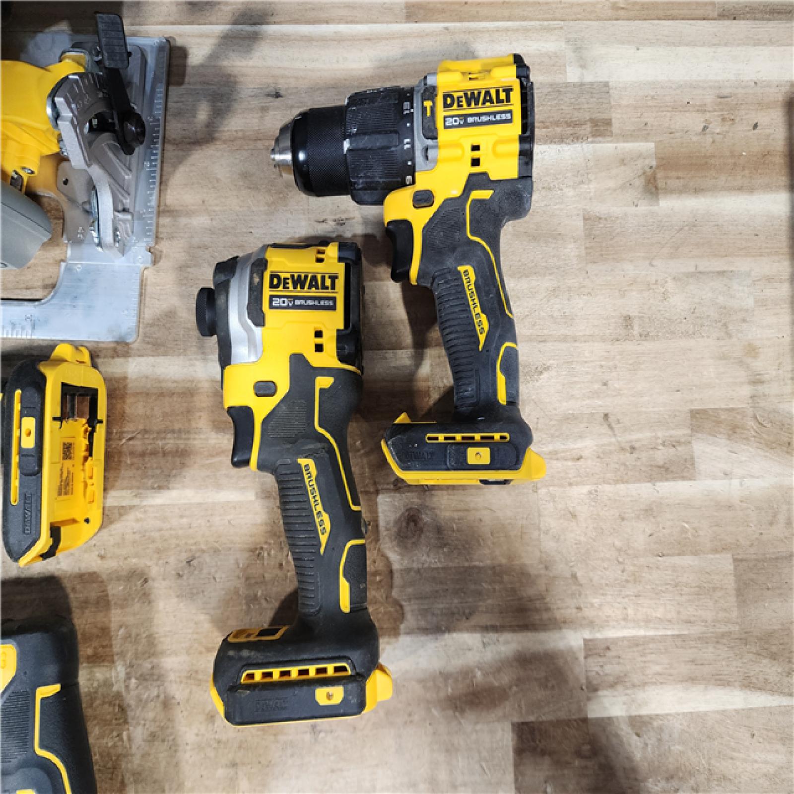 HOUSTON LOCATION - AS-IS DEWALT 5 TOOL COMBO KIT W/ (2) BATTERY & CHARGER